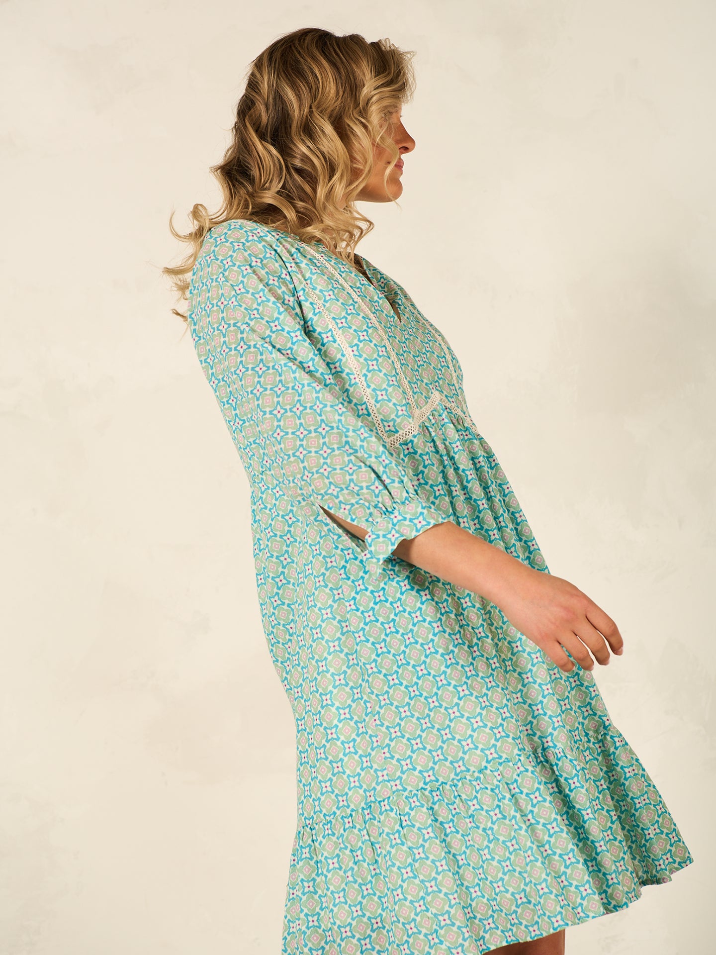 Kleid mit Volant