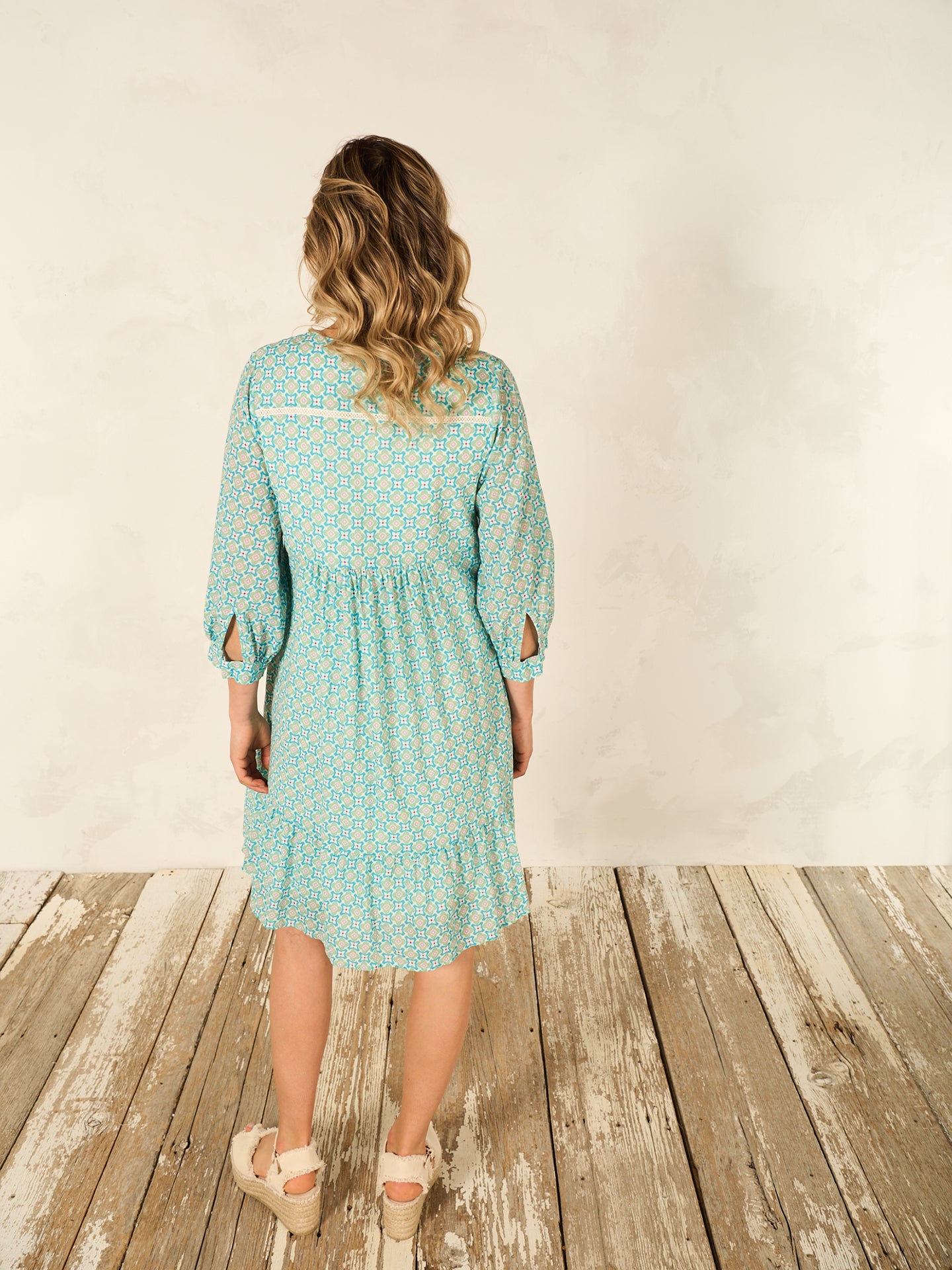 Kleid mit Volant