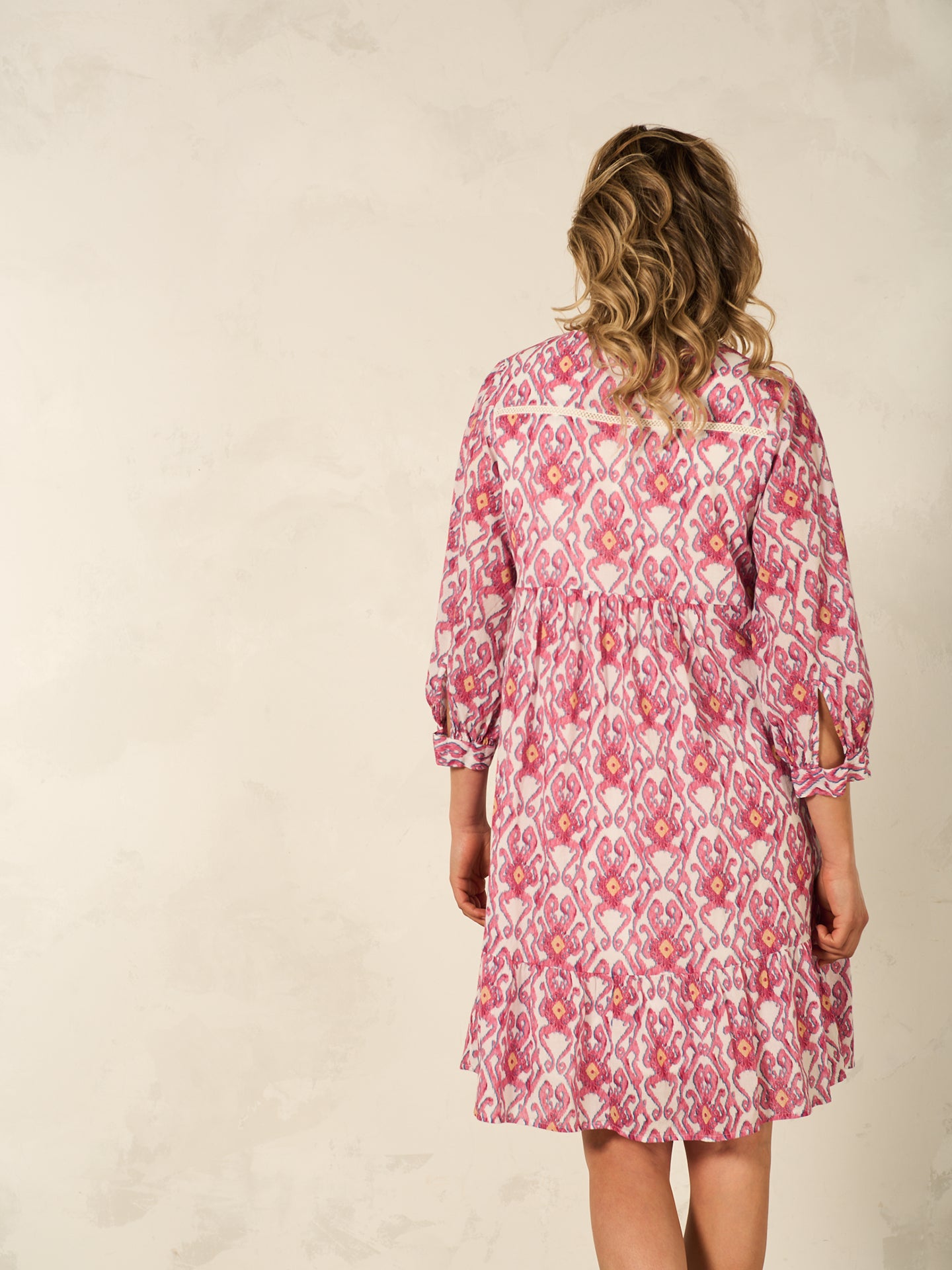 Kleid mit Volant