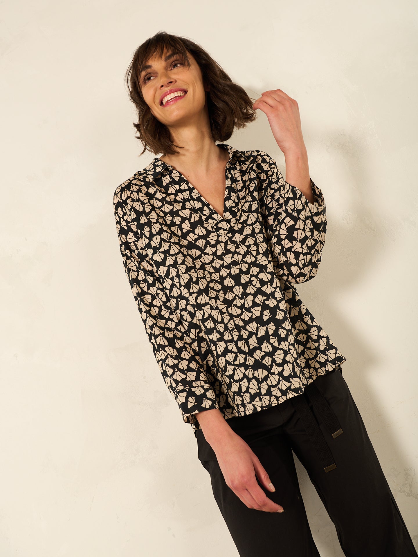 Blusa con scollo a V