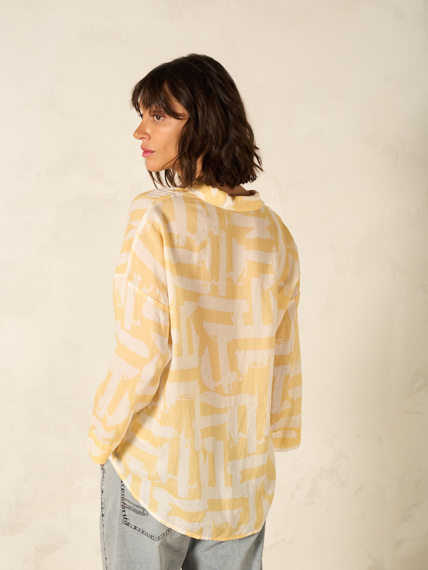 Blusa con scollo a V