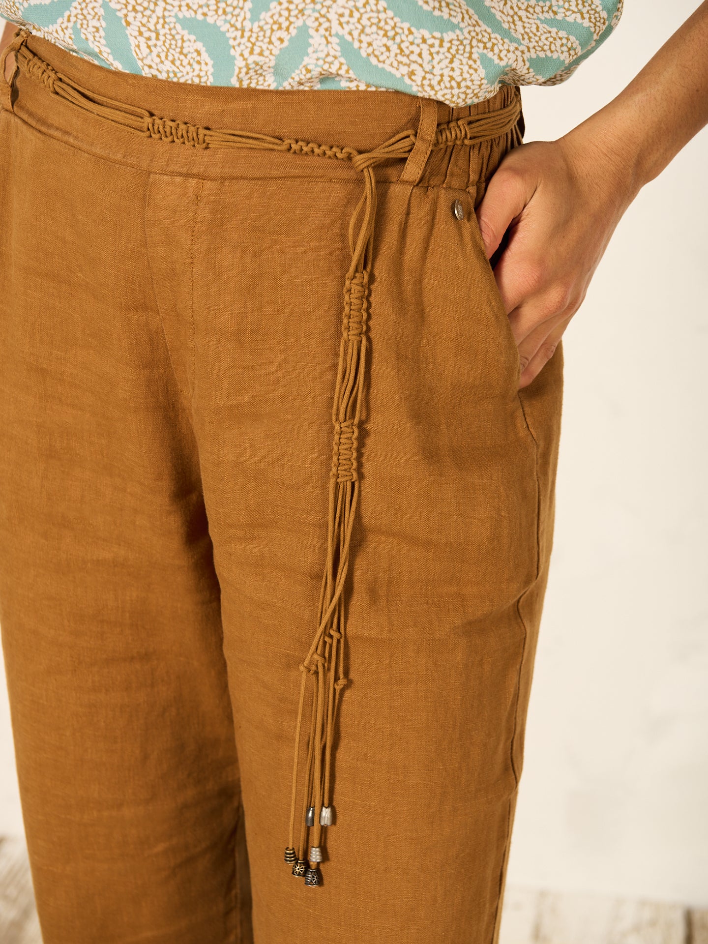 Pantaloni con cintura
