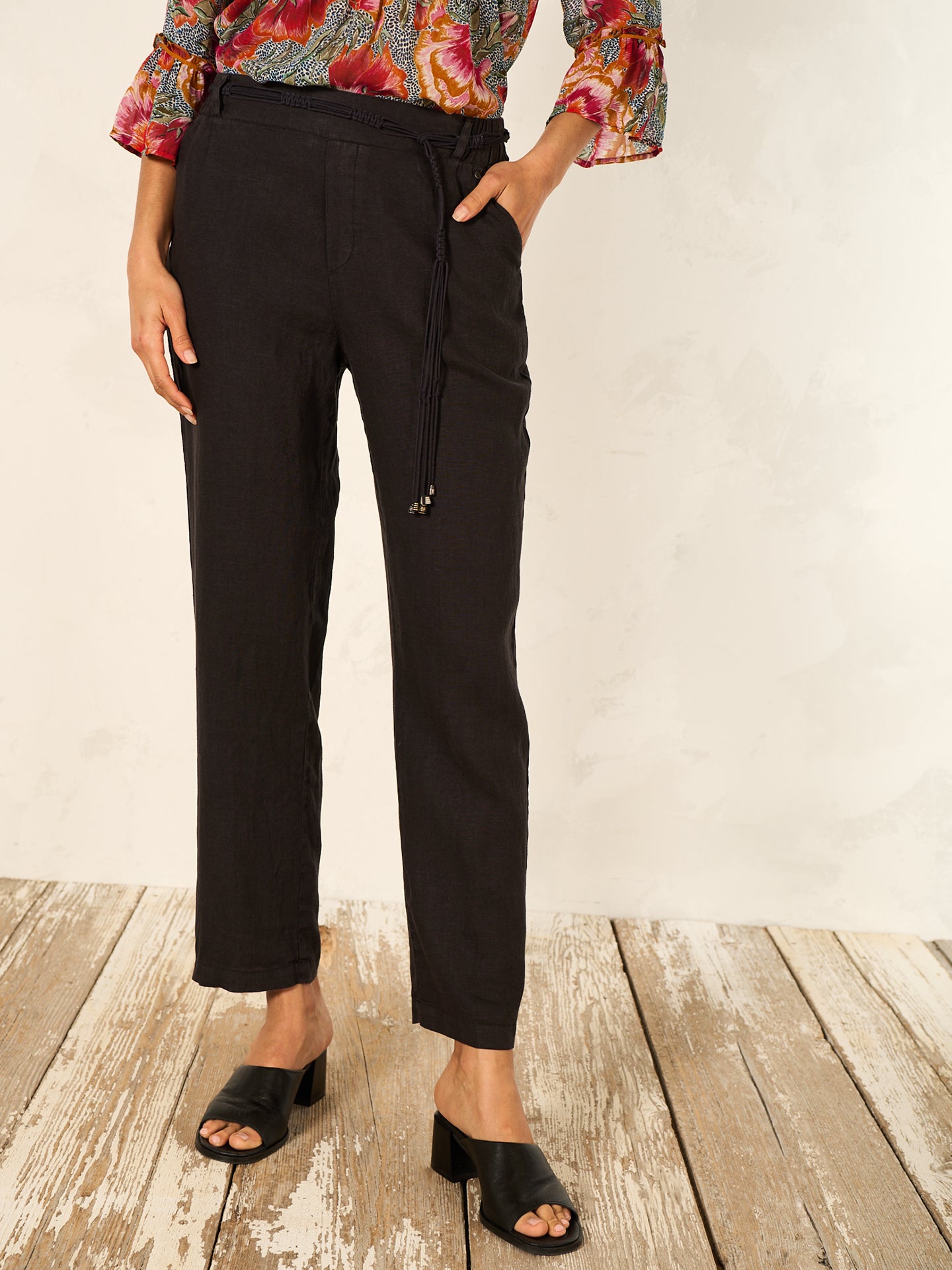 Pantaloni con cintura
