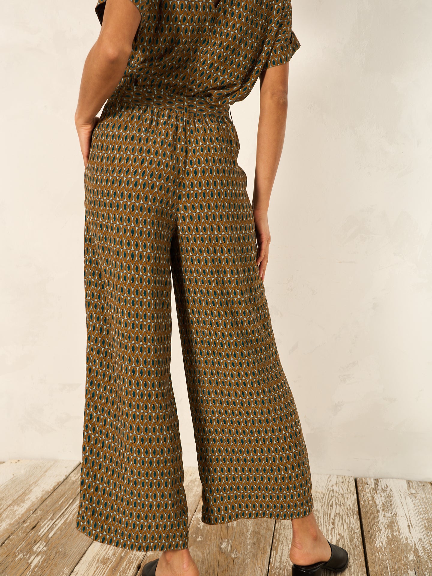 Pantaloni con vita elastica