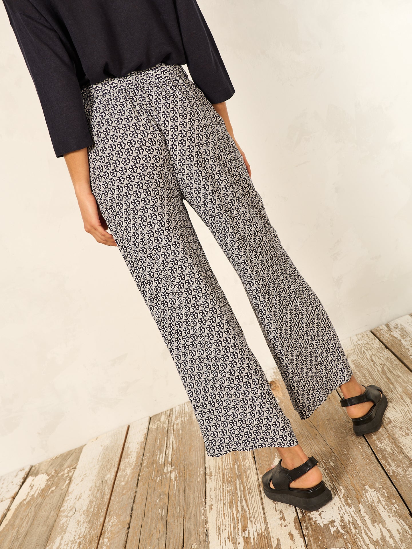 Pantaloni con vita elastica