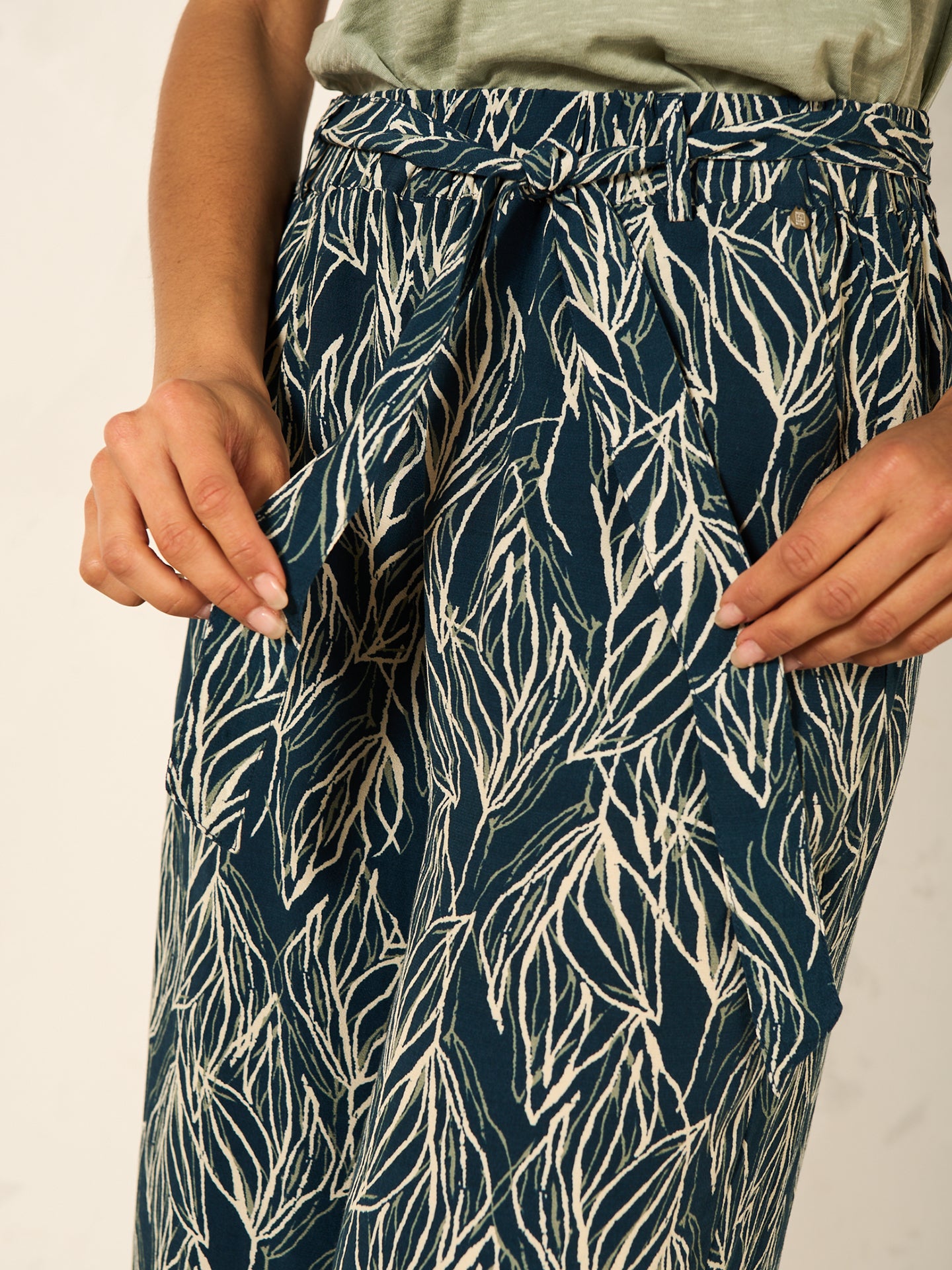 Pantaloni con vita elastica