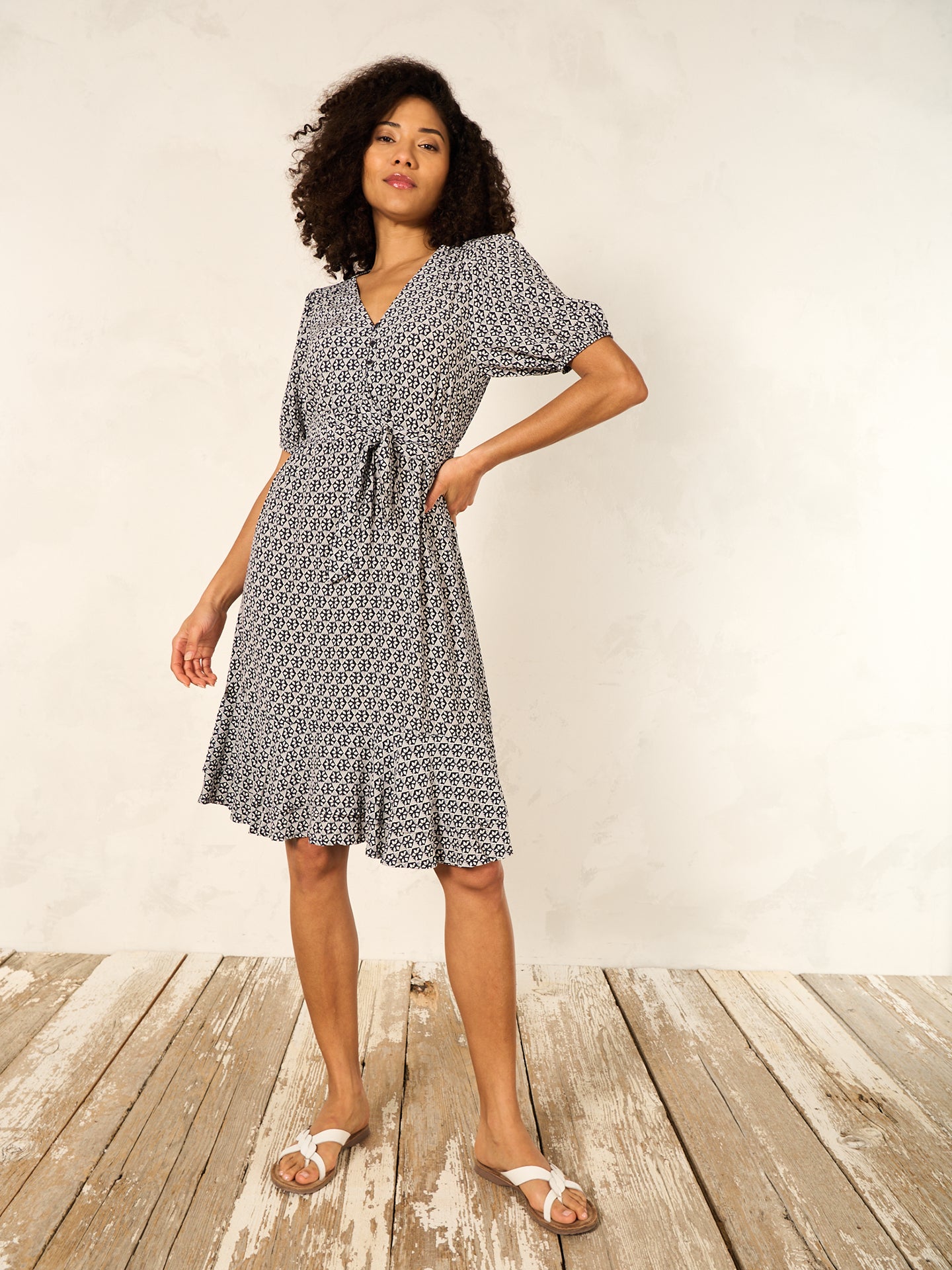 Kleid mit Volant
