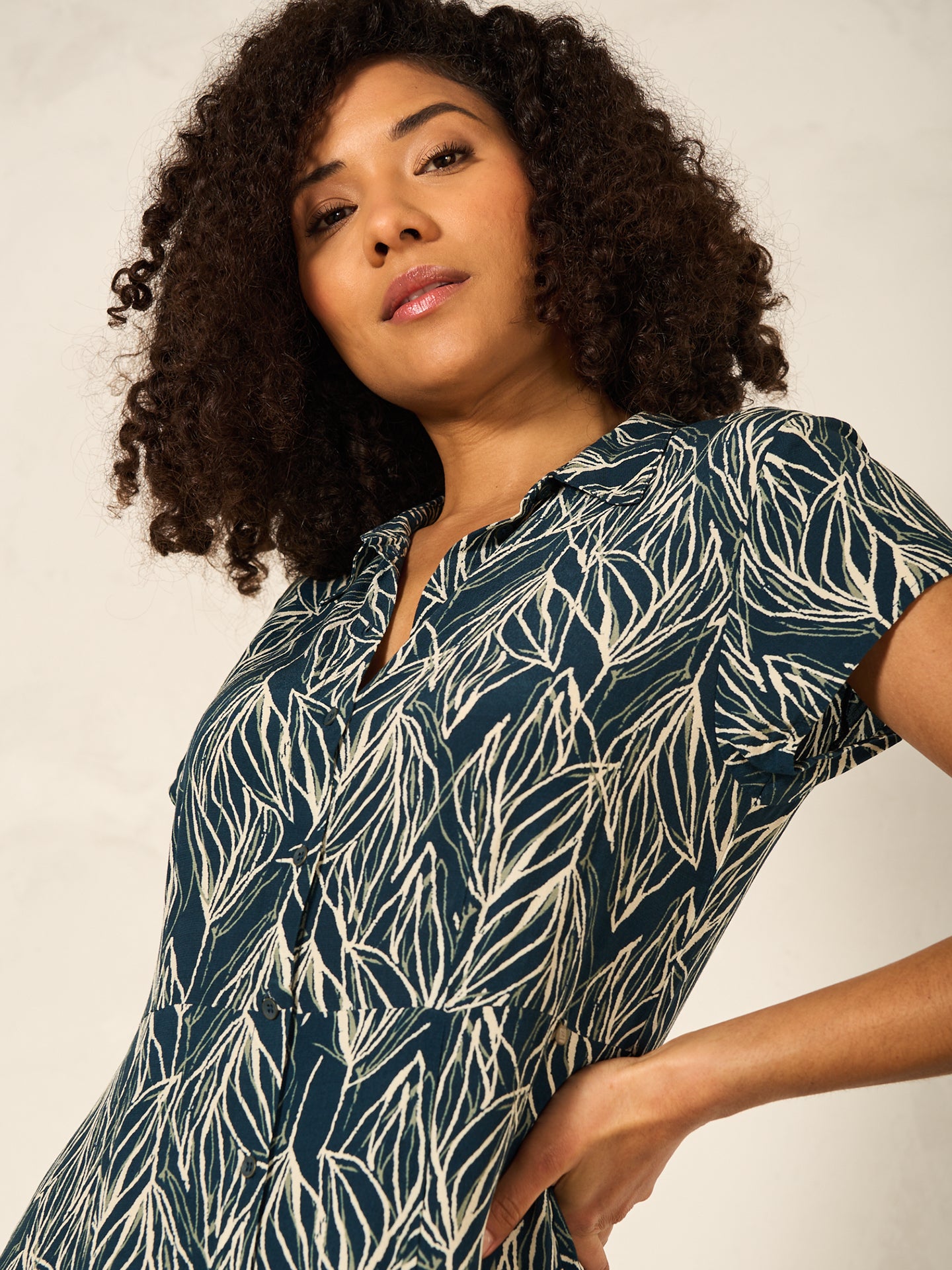 Kleid mit Kragen
