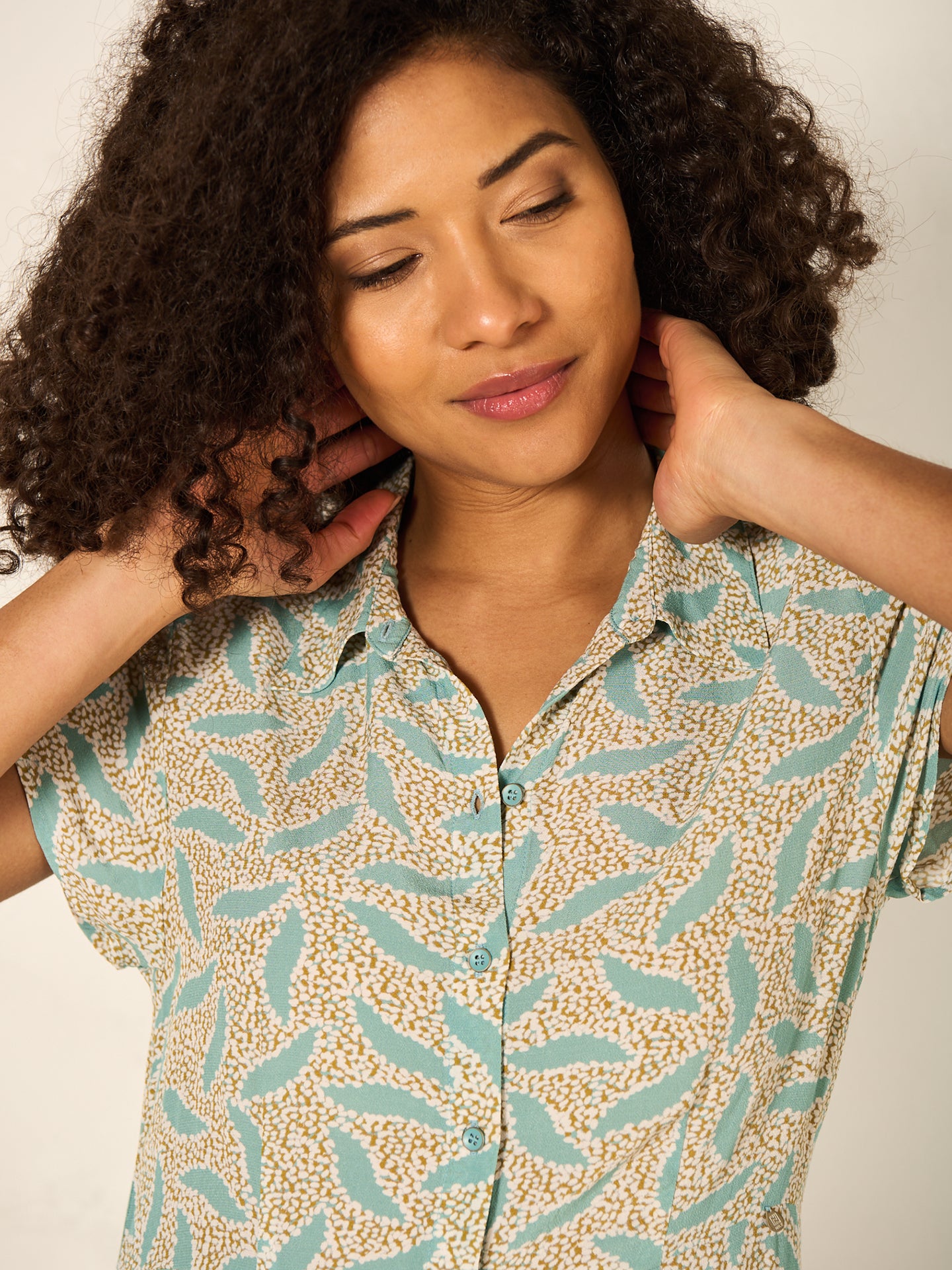 Kleid mit Kragen