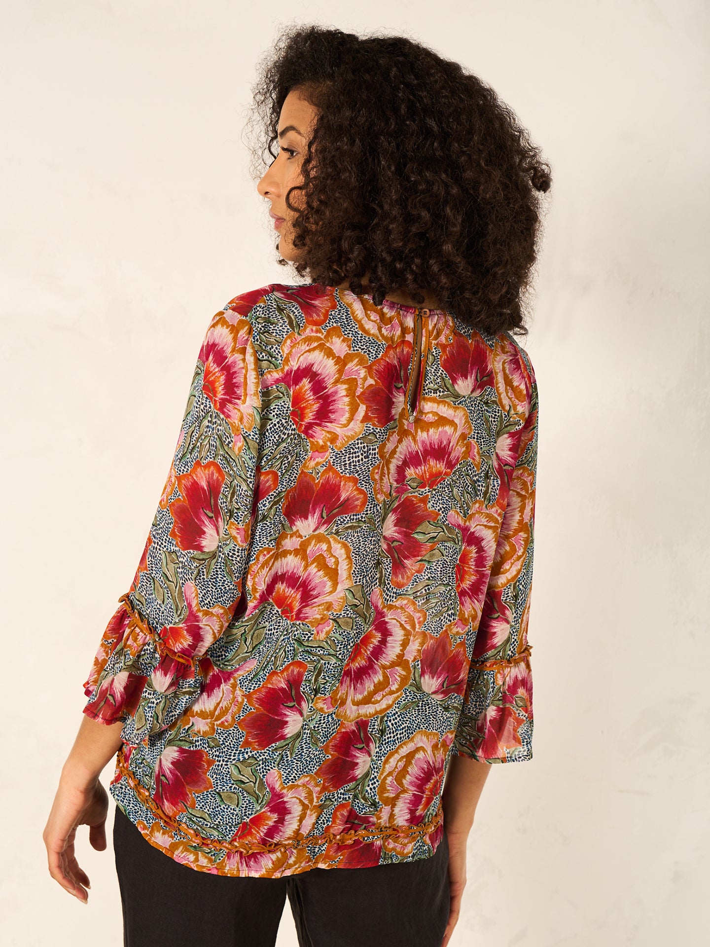 blouse avec détails à volants