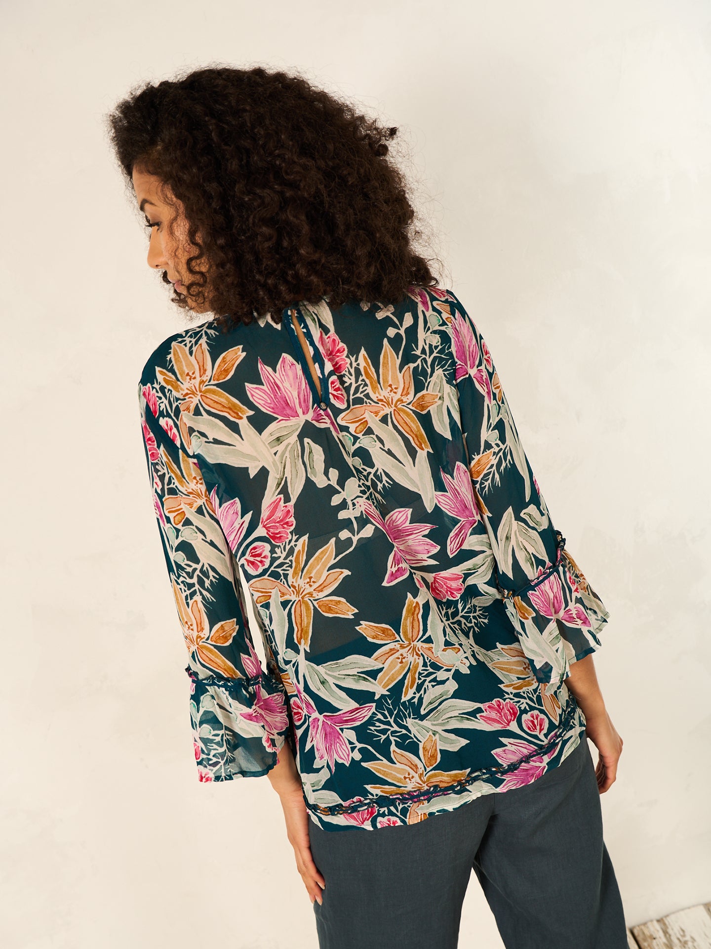 blouse avec détails à volants