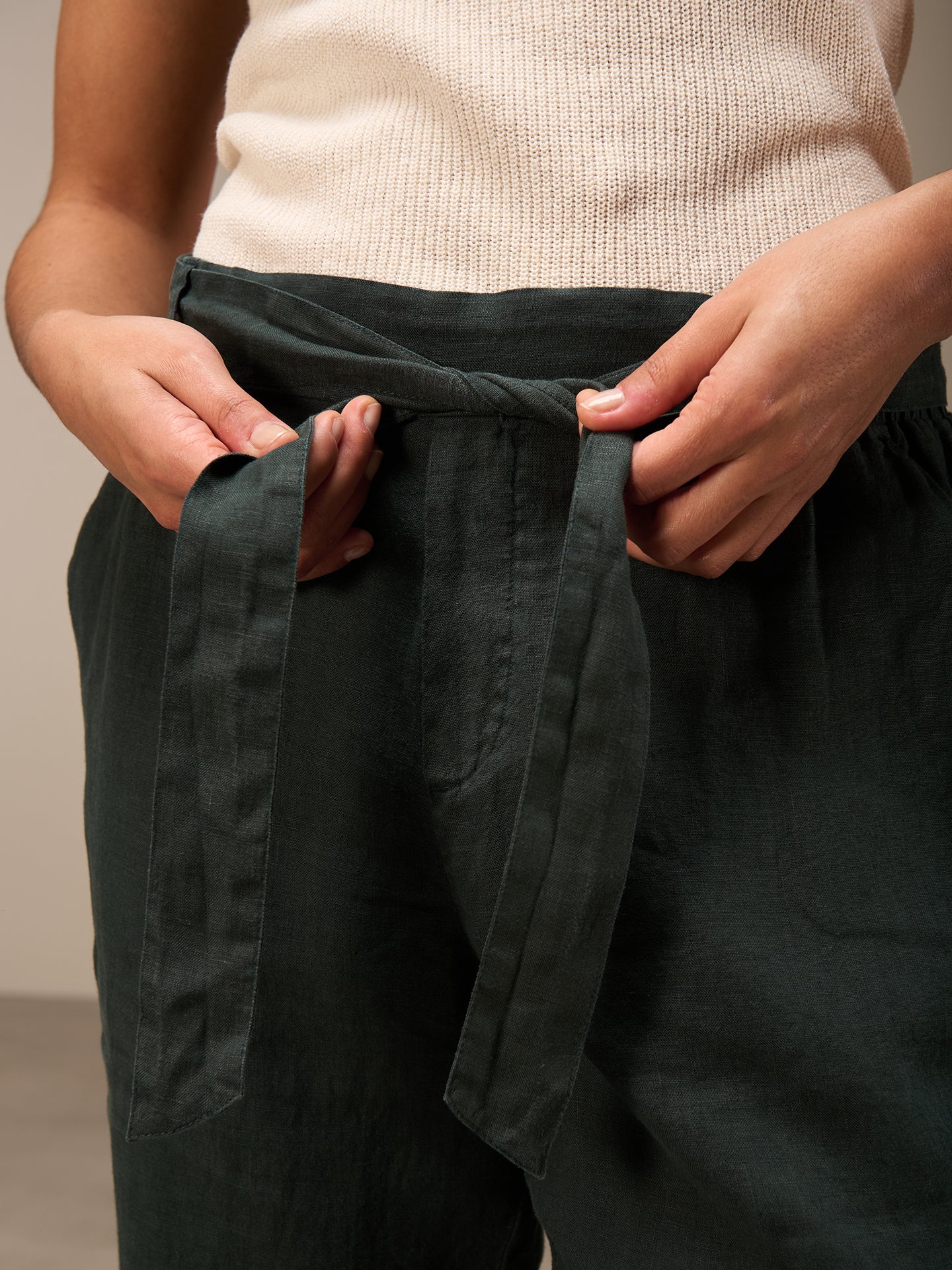 Hose mit Gürtel