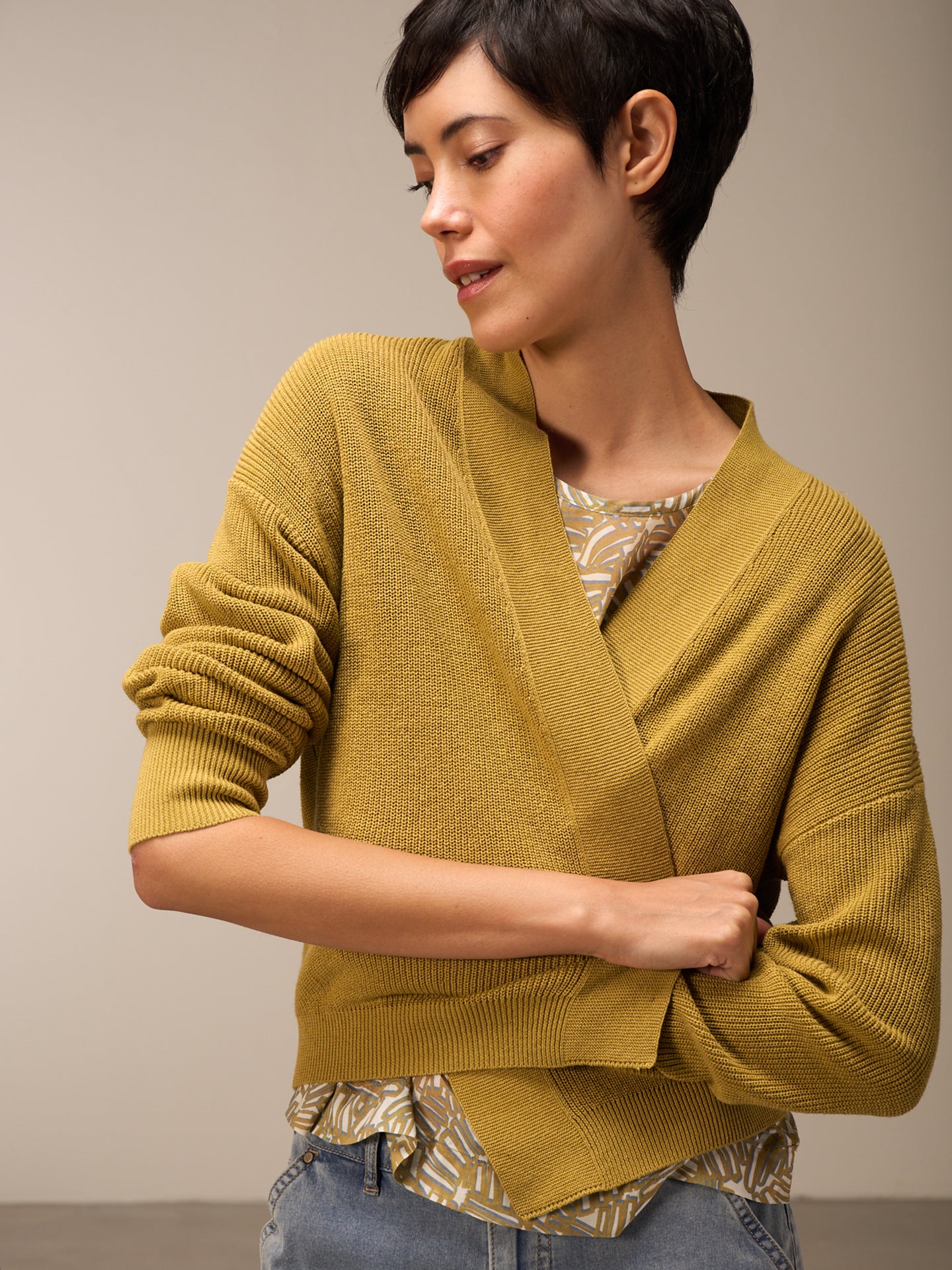 V-neck cardigan