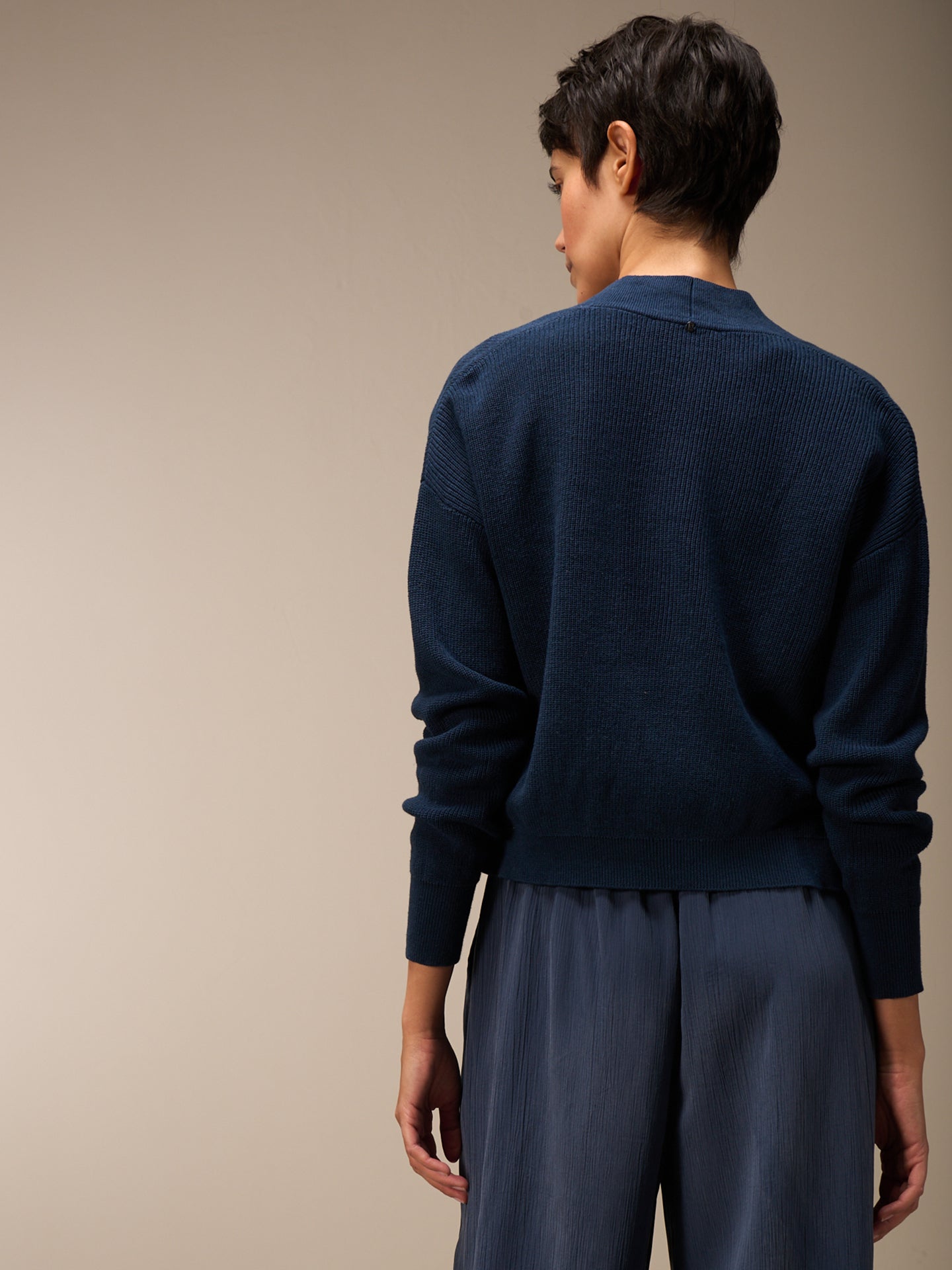 V-neck cardigan