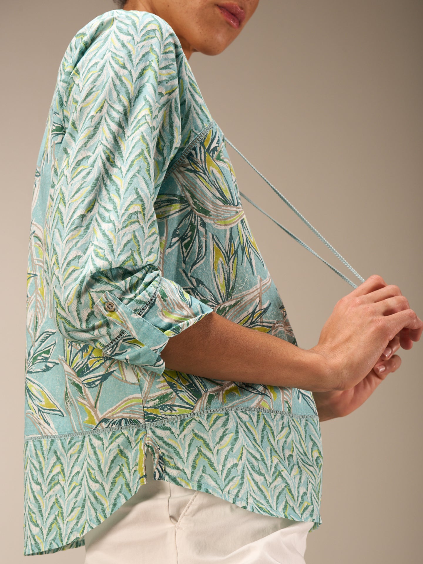 Bluse mit V-Ausschnitt