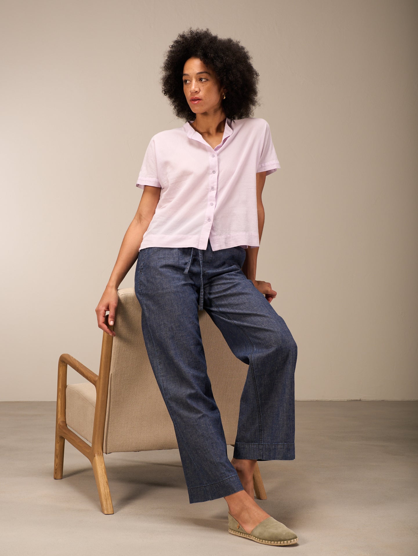 Short-sleeved blouse