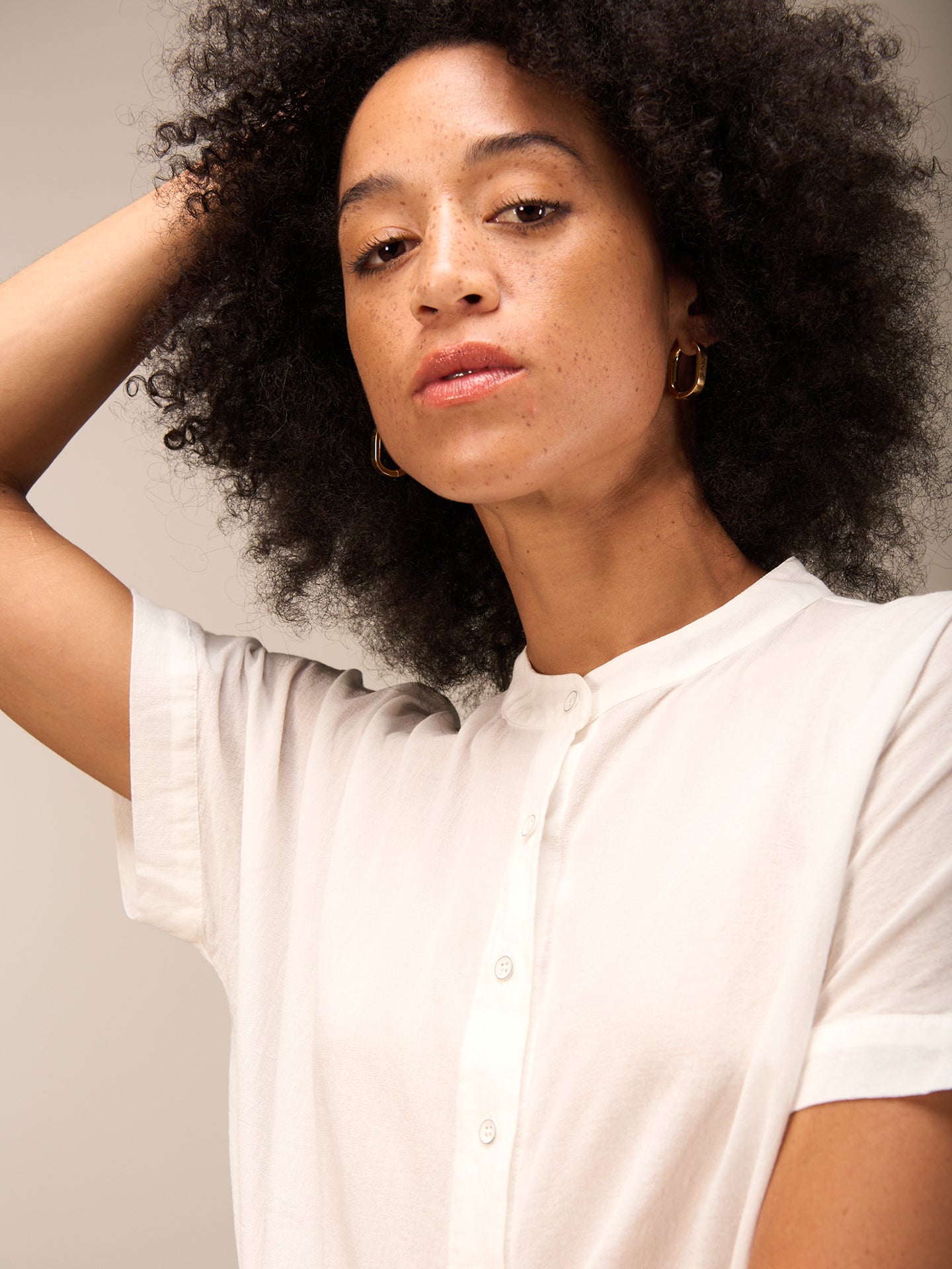 Short-sleeved blouse