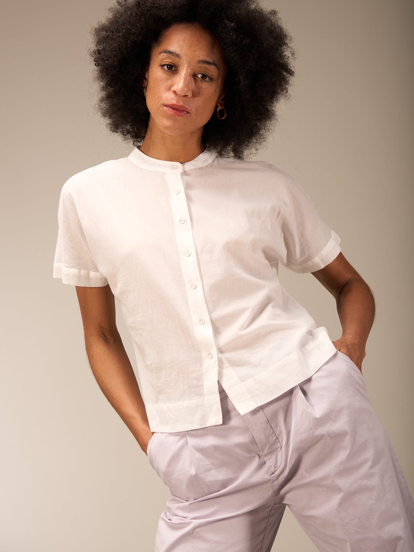 Short-sleeved blouse