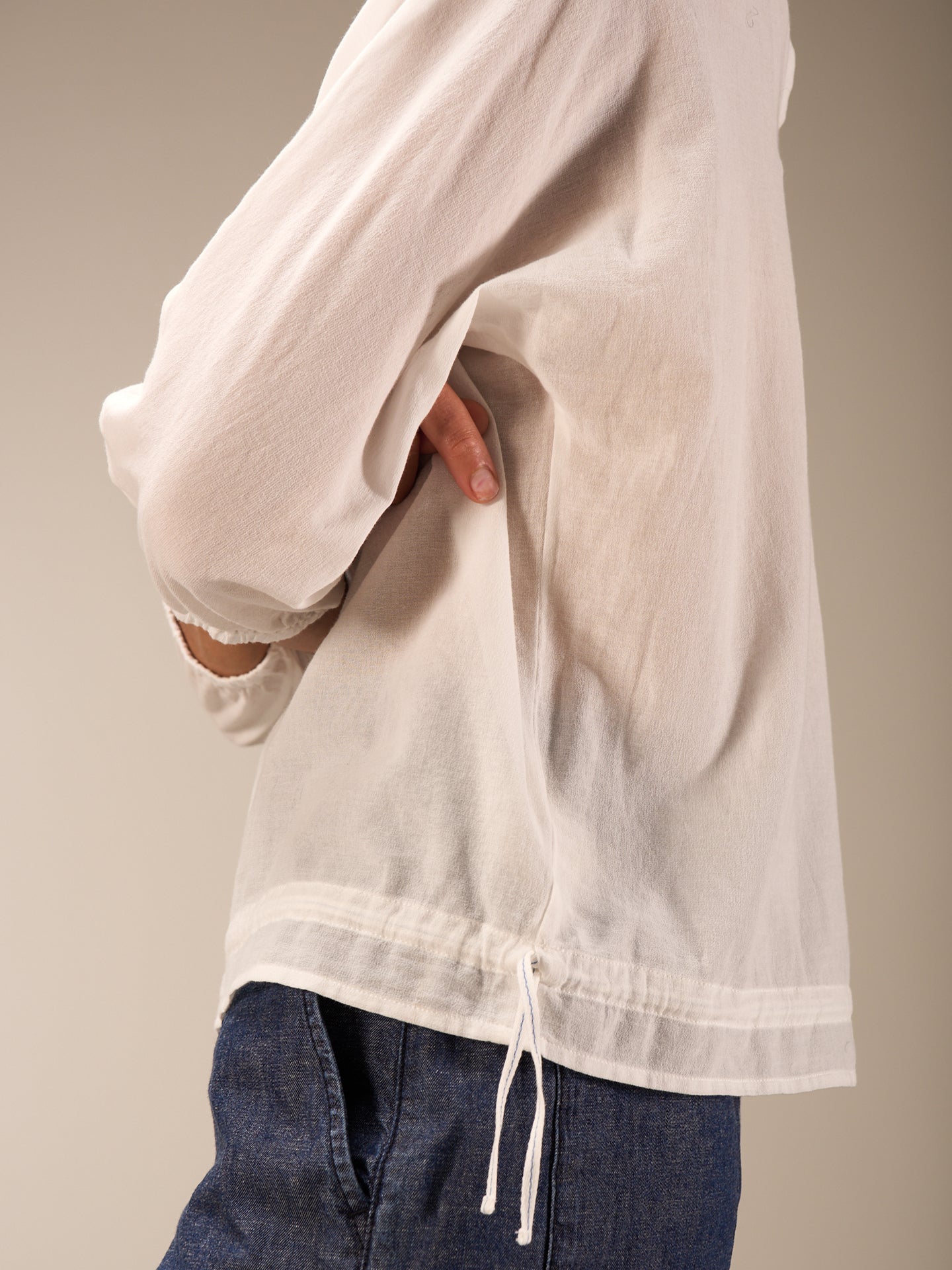 Blusa con scollo rotondo