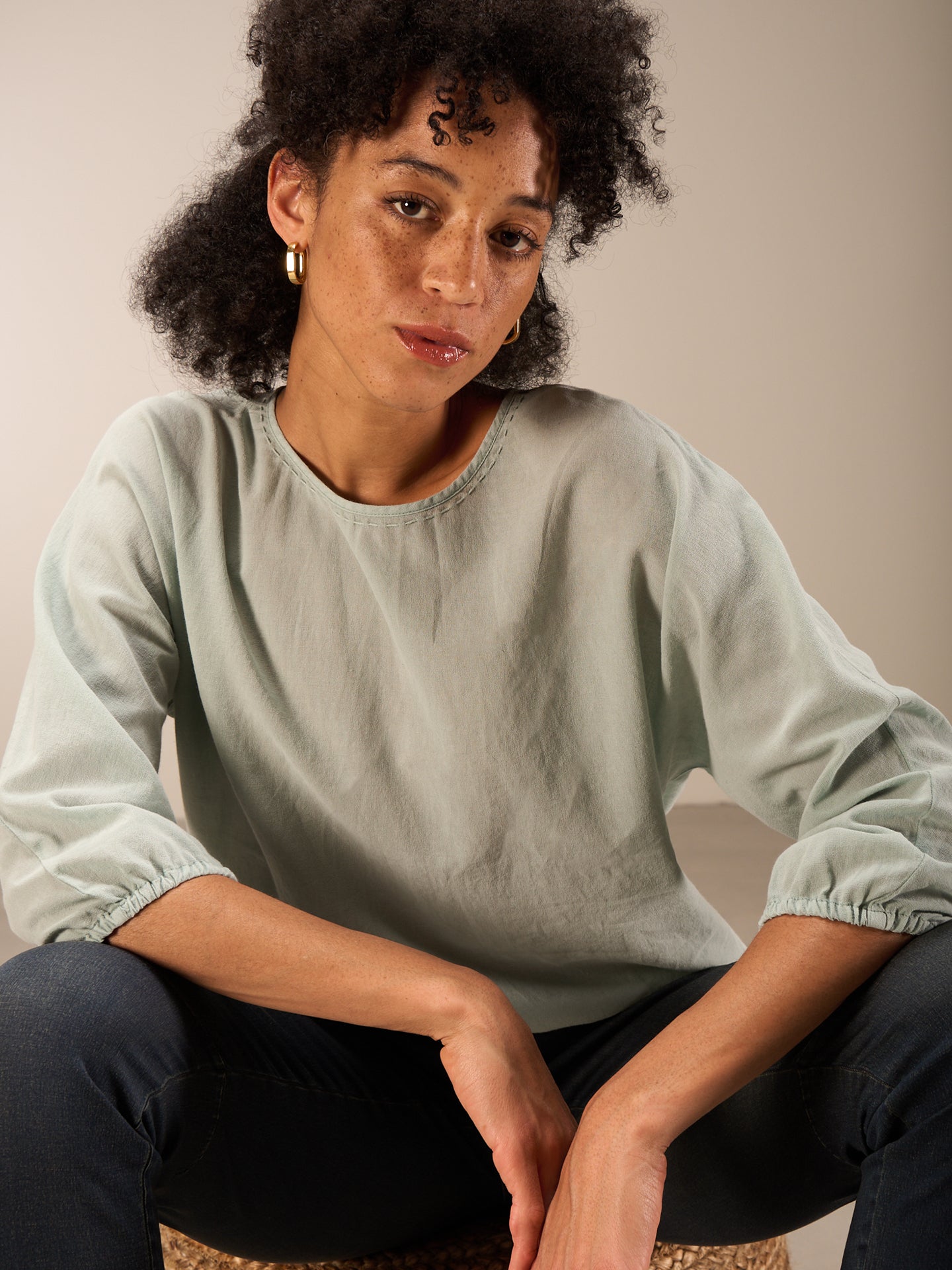 Blusa con scollo rotondo
