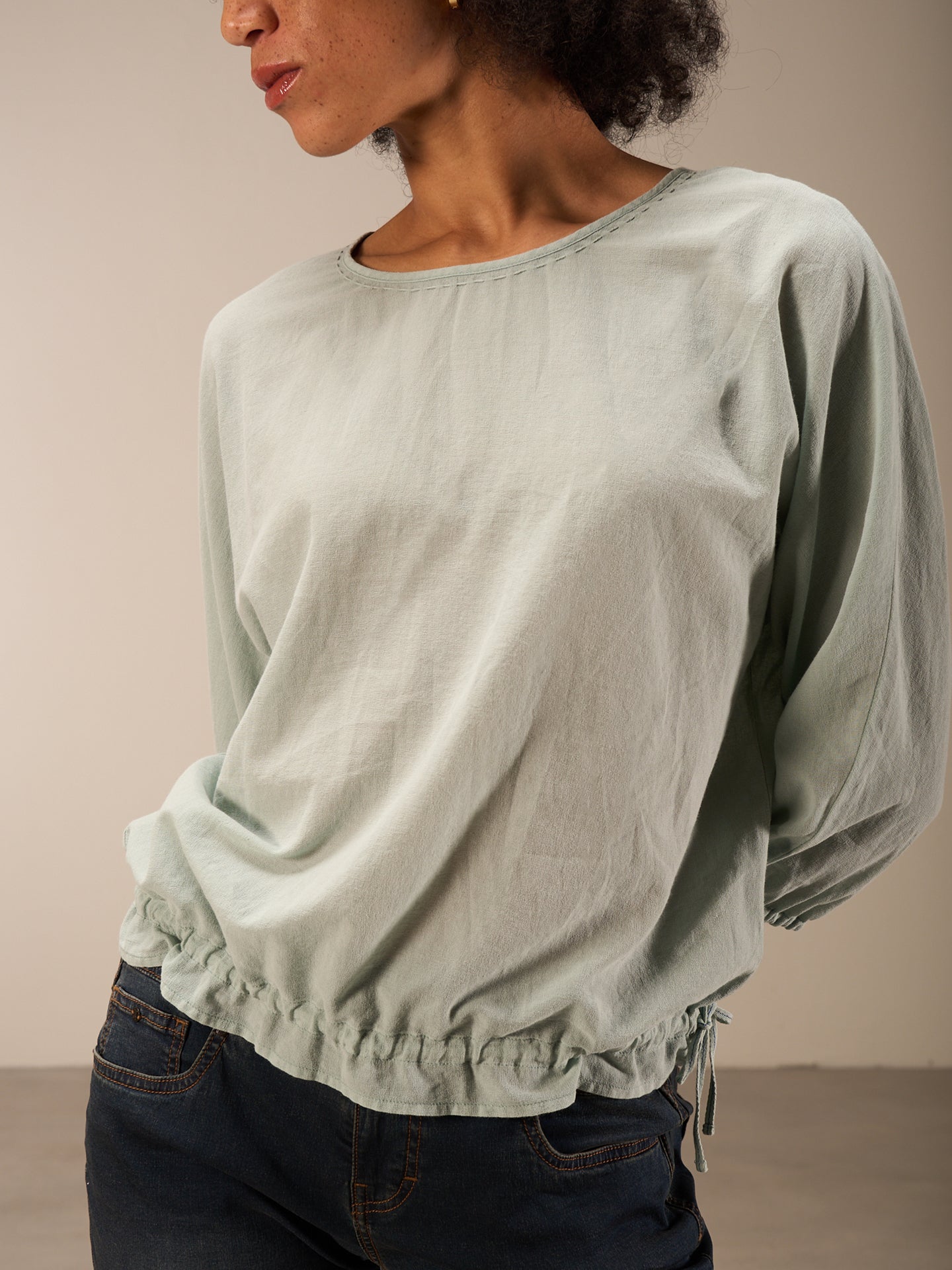 Blusa con scollo rotondo