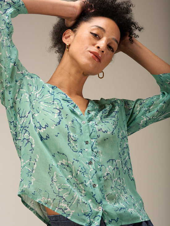 blouse avec patte de boutonnage