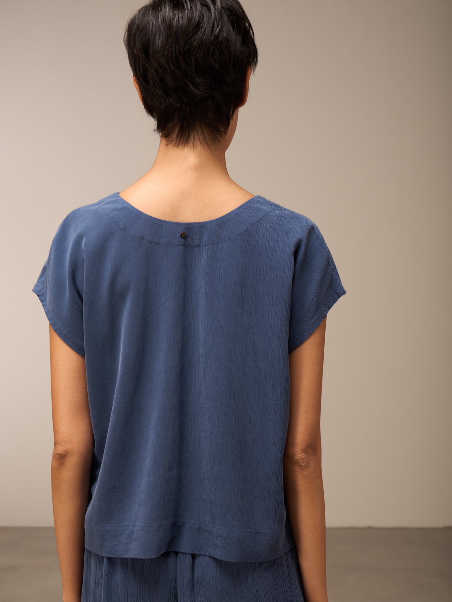 T-shirt avec col en V