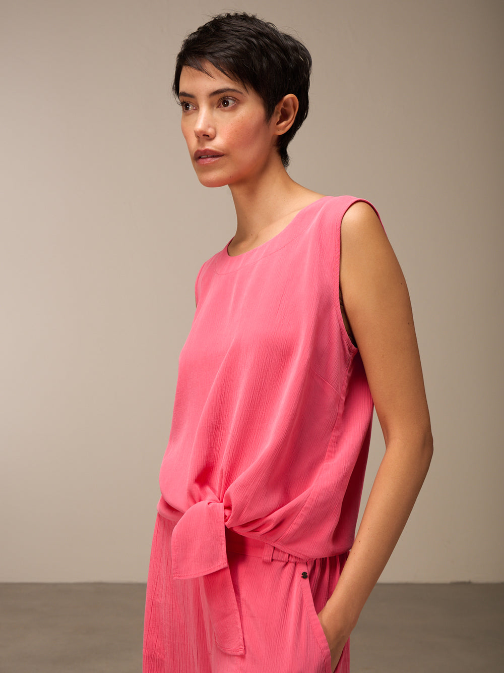 Bluse mit Knoten