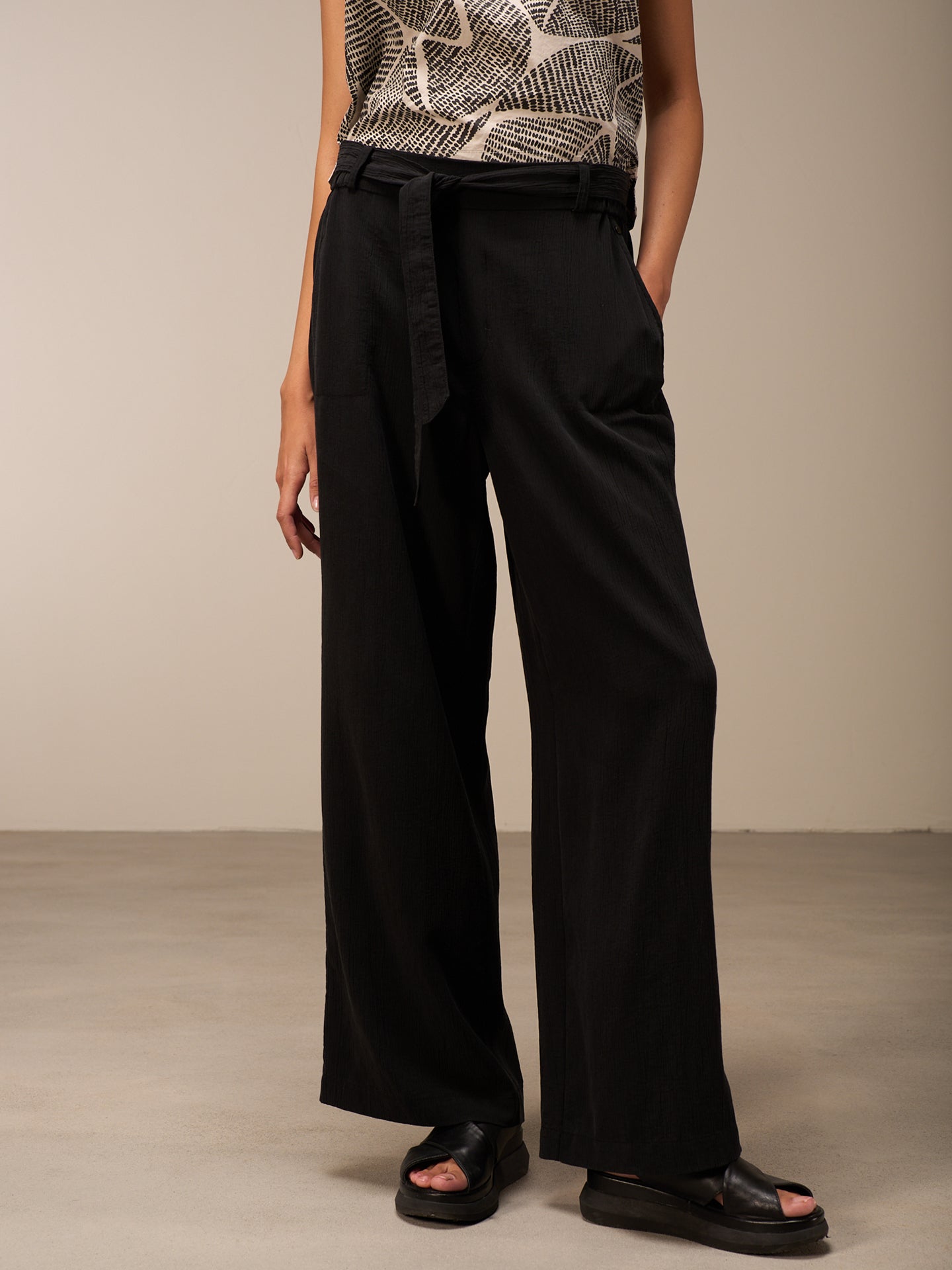 Pantaloni con cintura