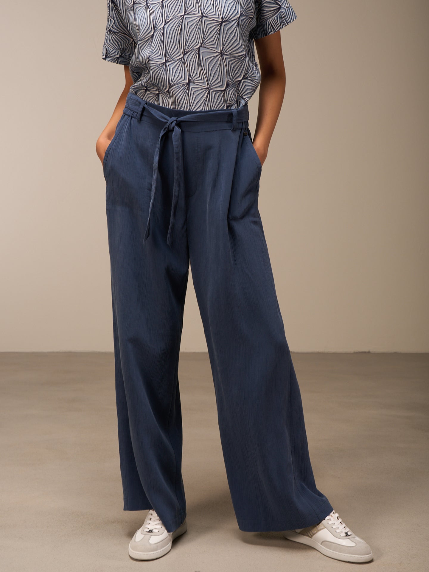 Pantaloni con cintura