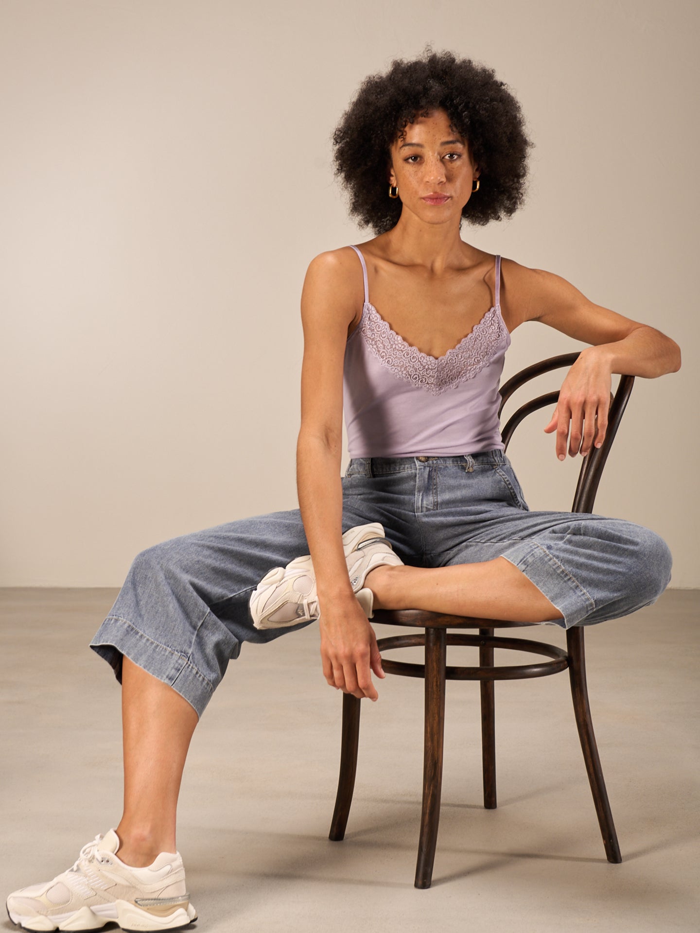 Trägertop mit Spitzenbesatz