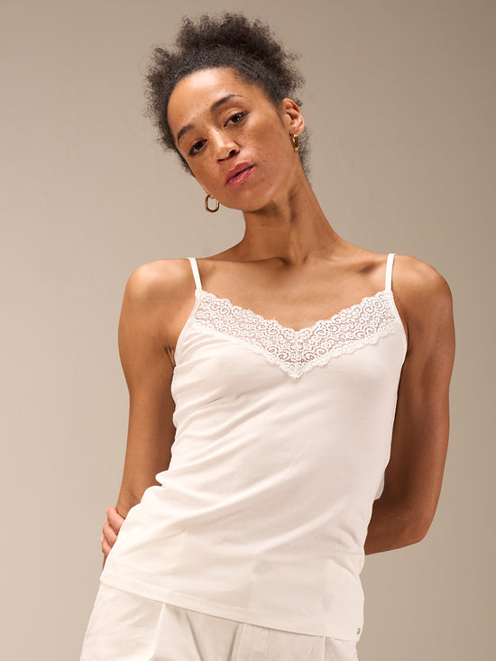 Top con spalline e finiture in pizzo