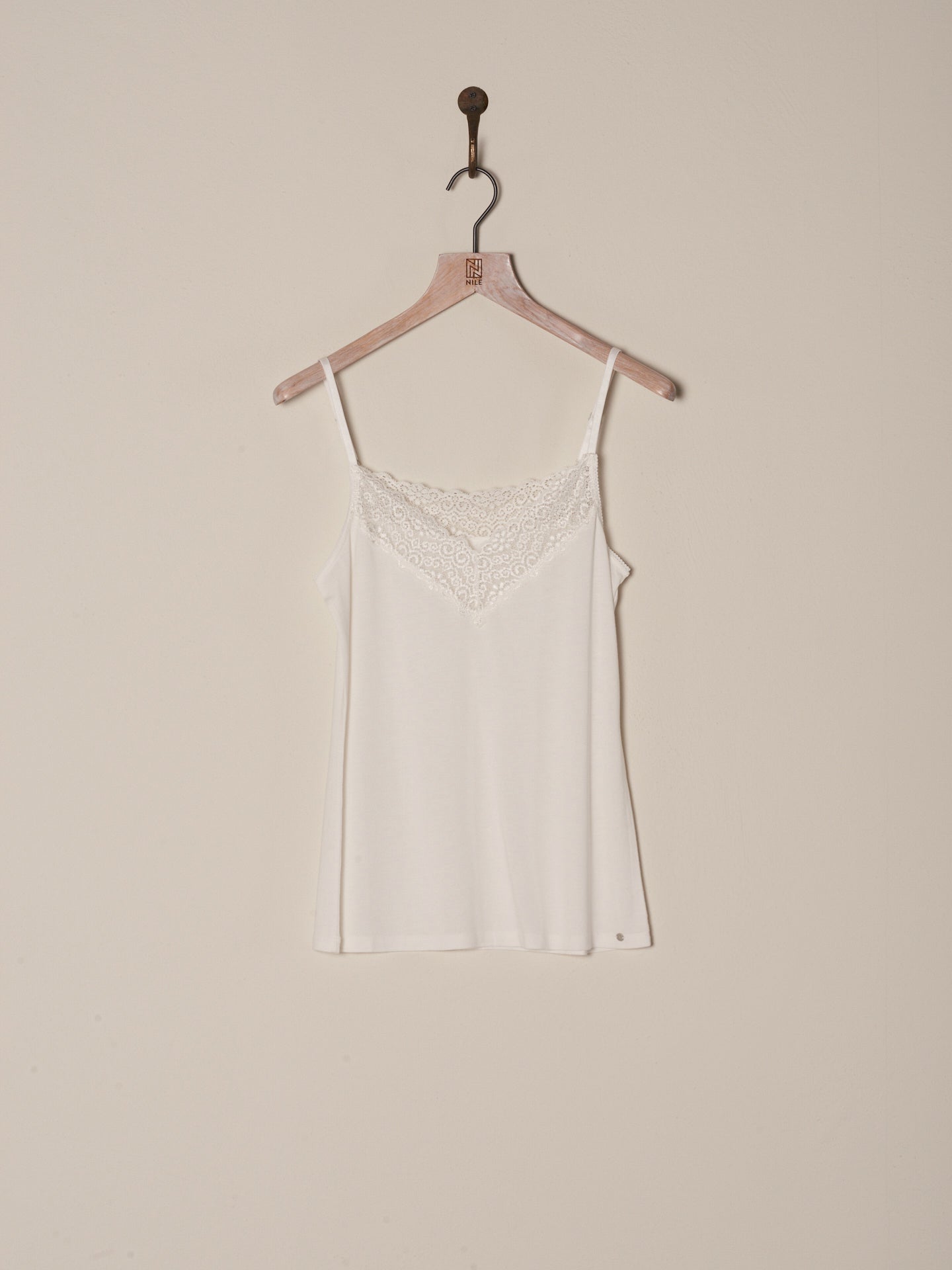 Trägertop mit Spitzenbesatz