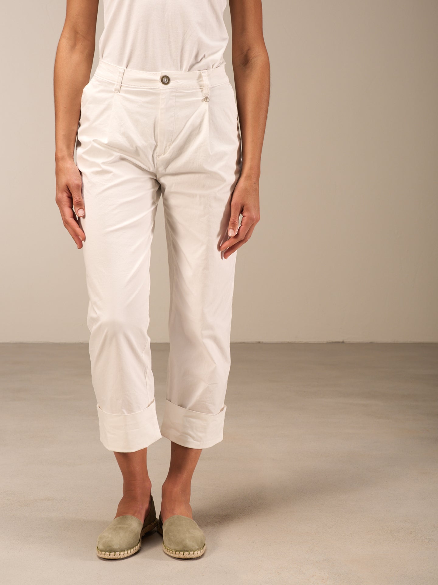 Pants with pleats