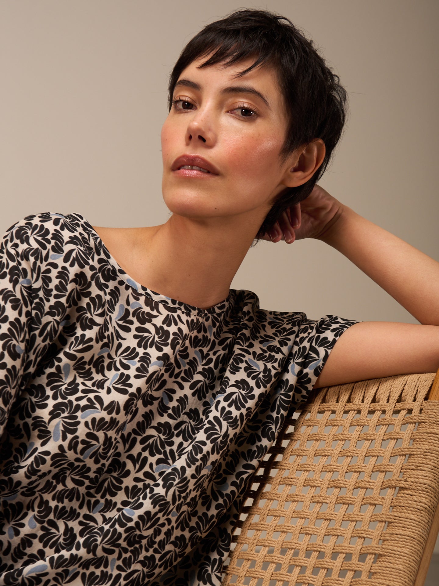 Blusa con scollo rotondo