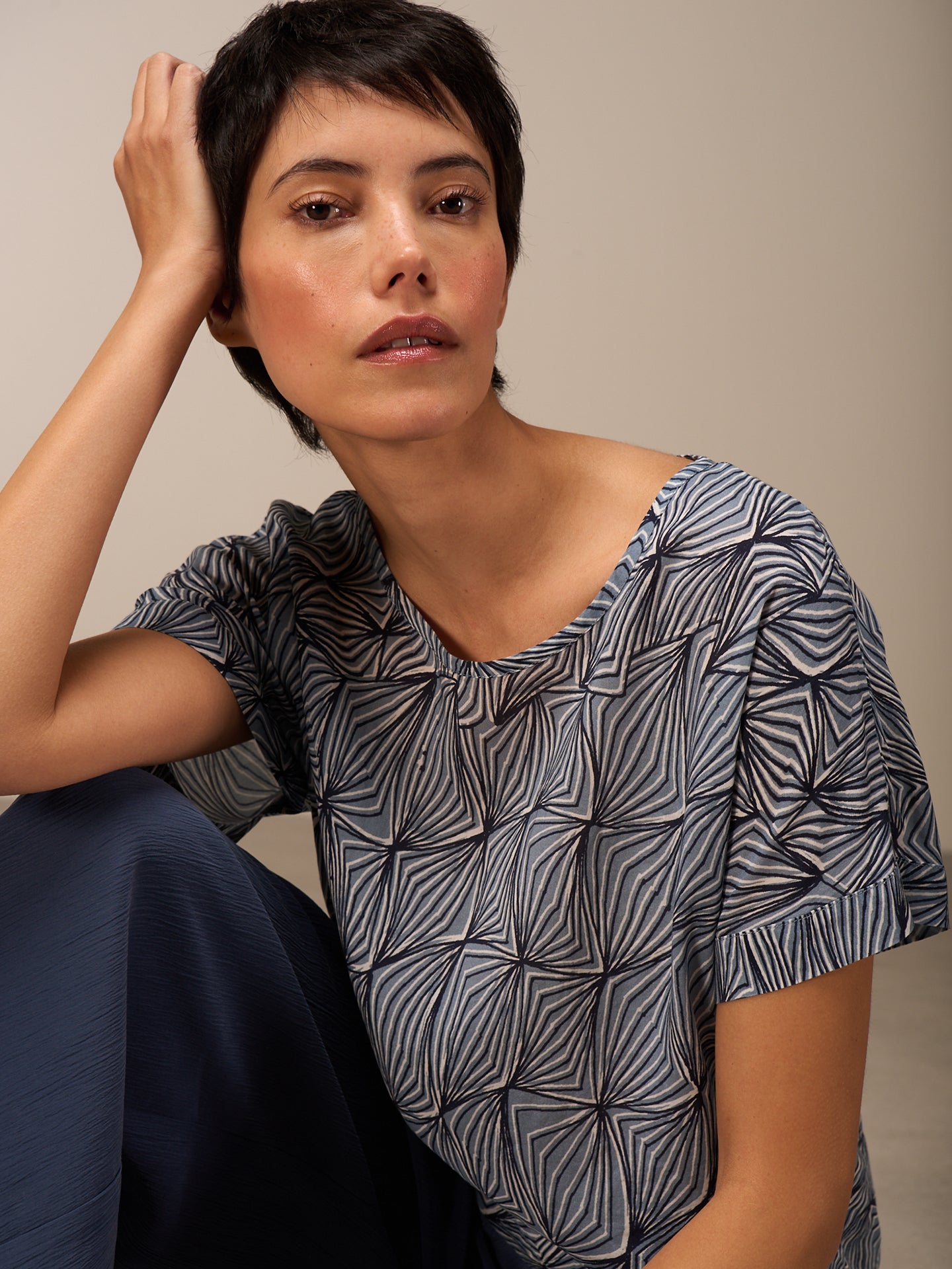Blusa con scollo rotondo