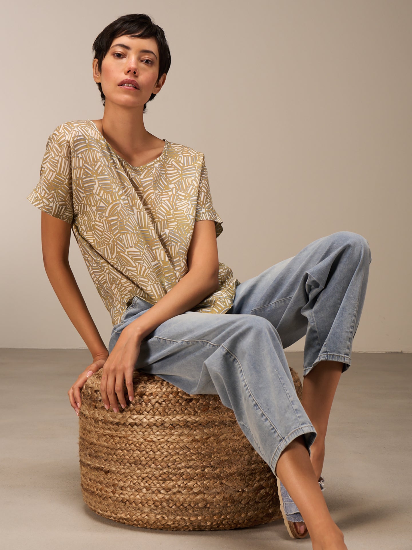 Blusa con scollo rotondo