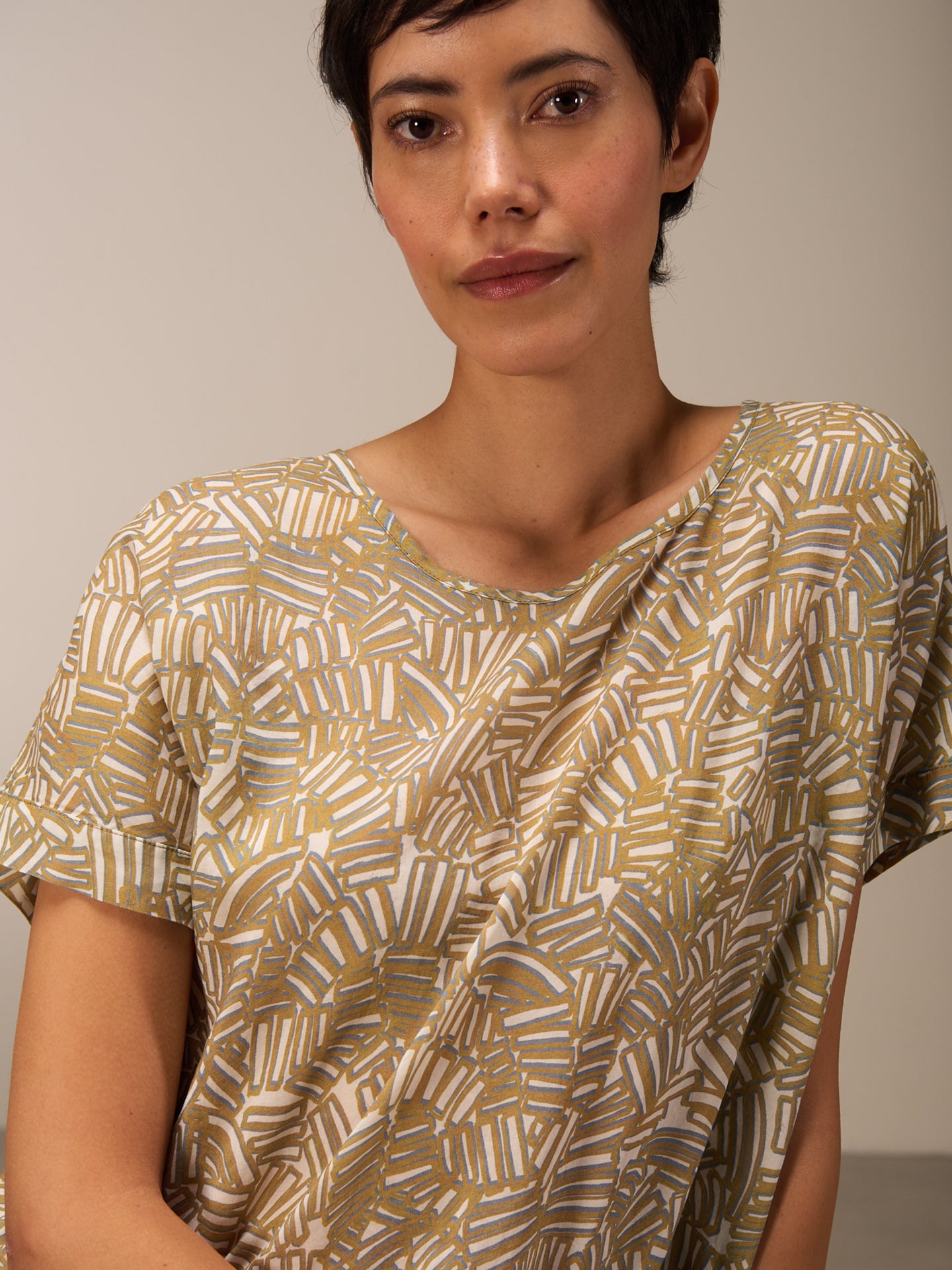 Blusa con scollo rotondo