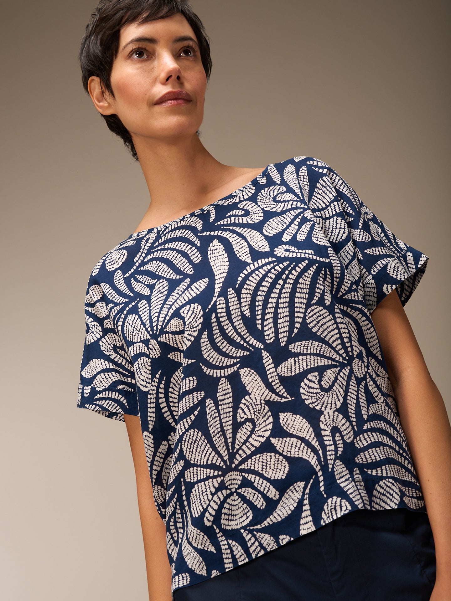 Blusa con scollo rotondo