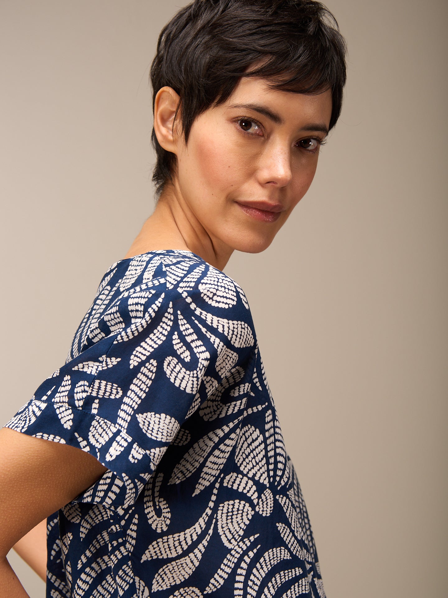 Blusa con scollo rotondo