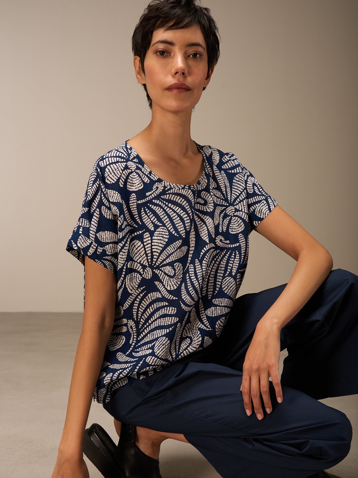 Blusa con scollo rotondo