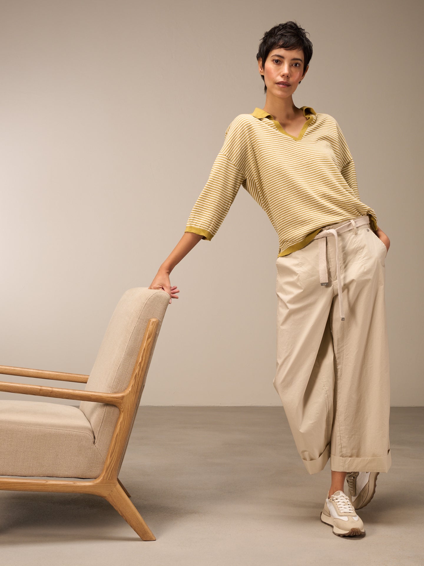 Wide-leg pants