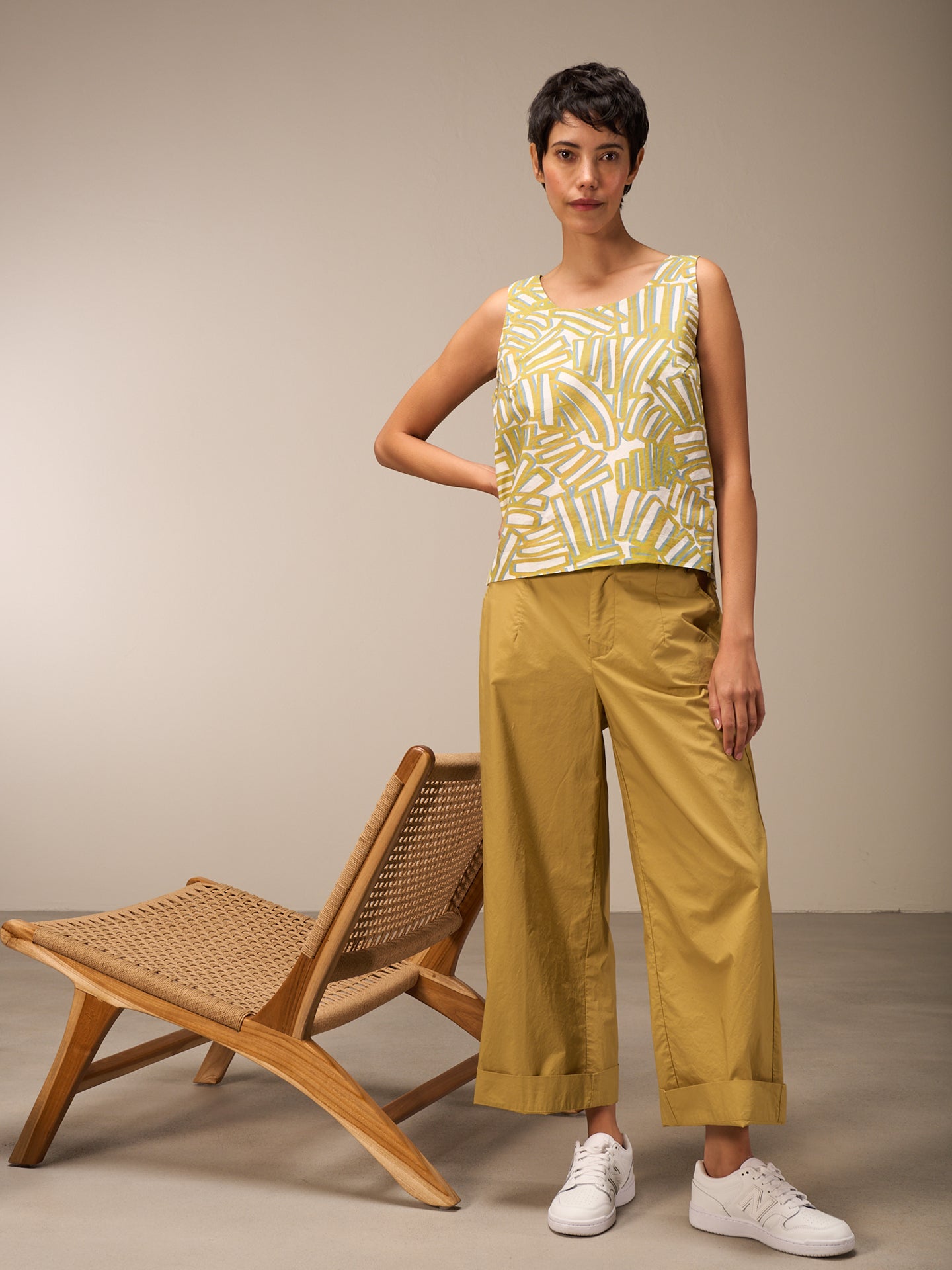Wide-leg pants