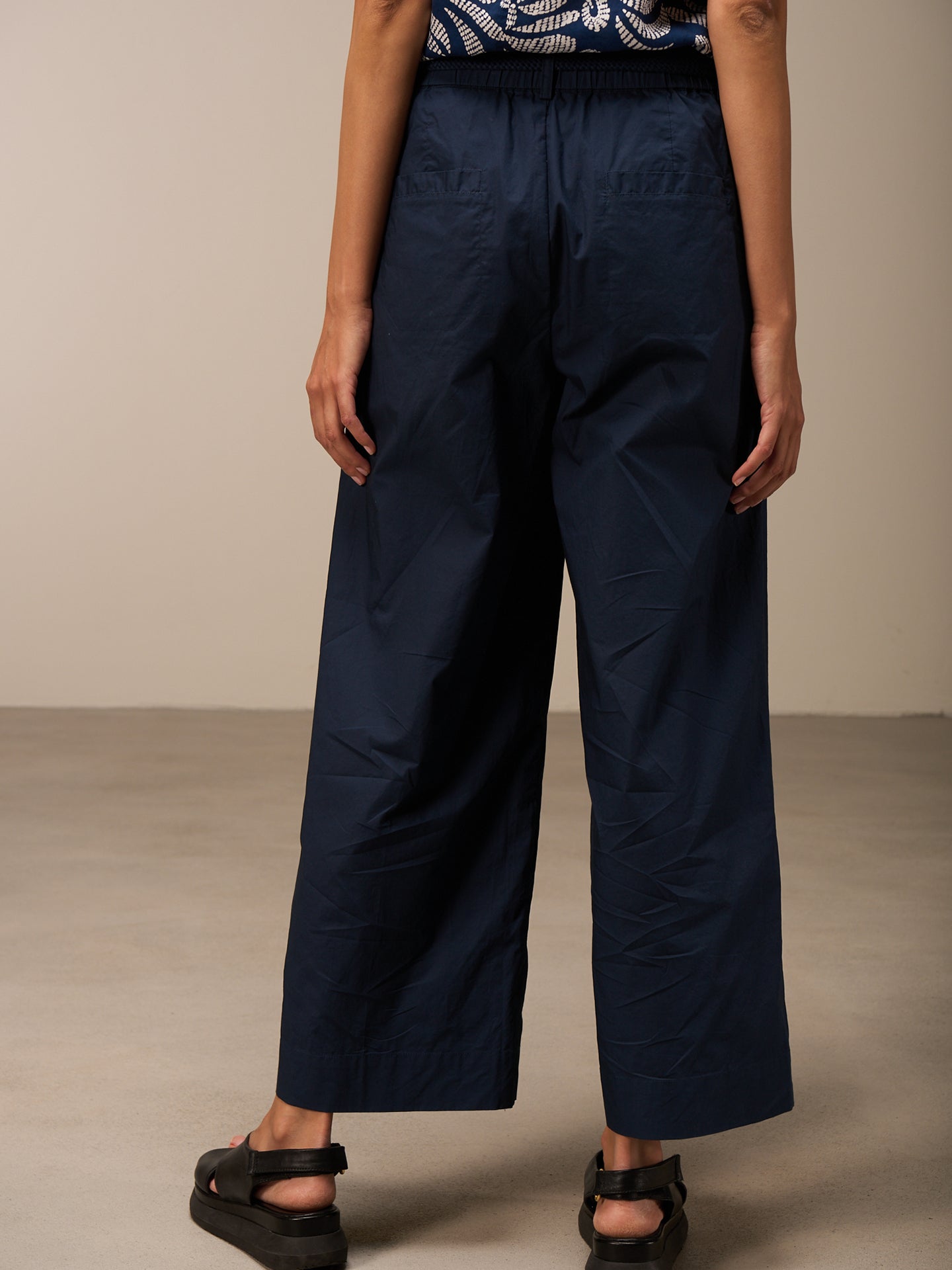 Wide-leg pants
