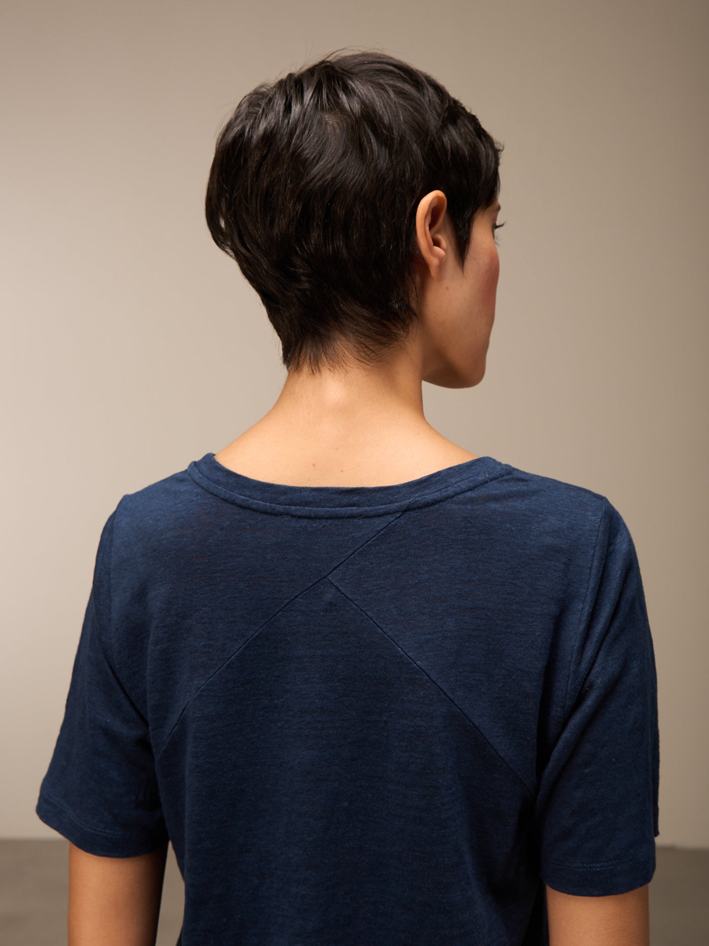 T-shirt avec col en V