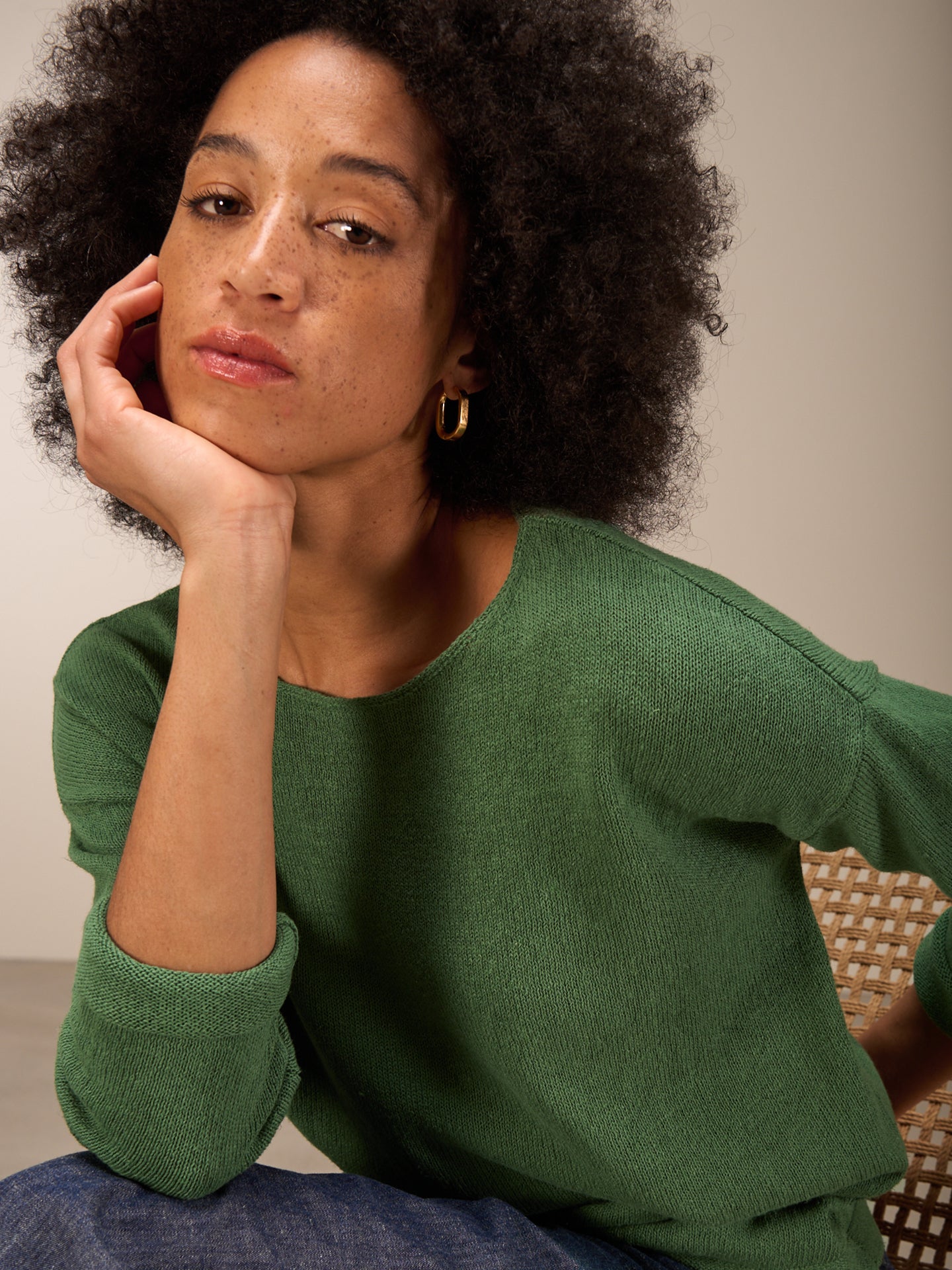 Knitted sweater with linen