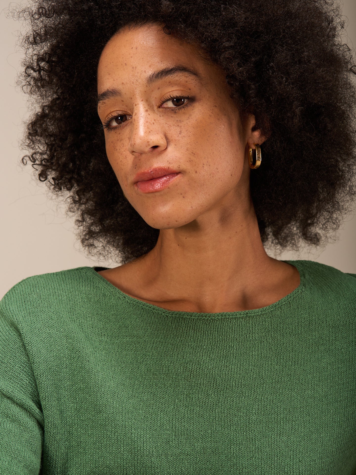 Knitted sweater with linen