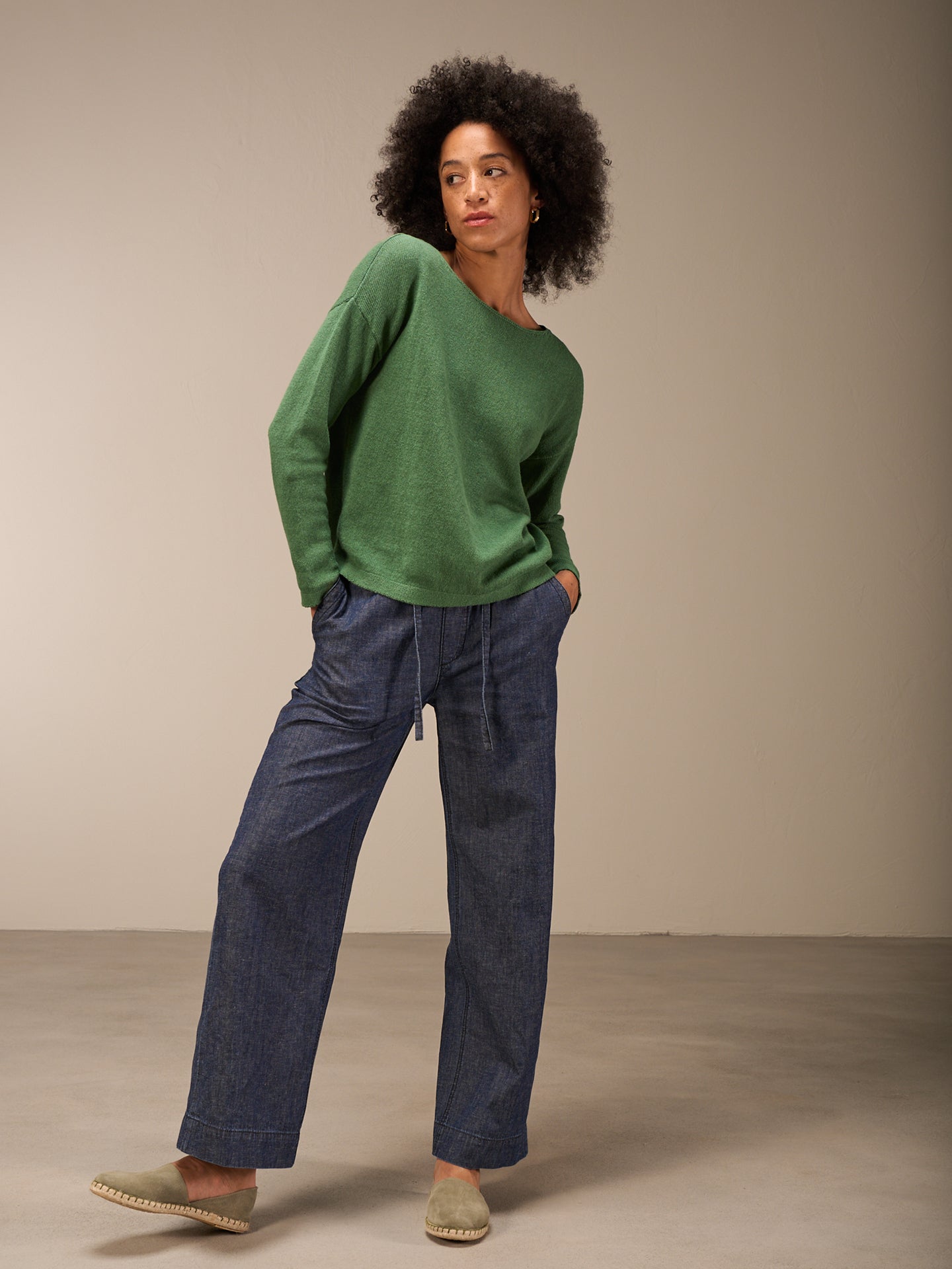 Knitted sweater with linen