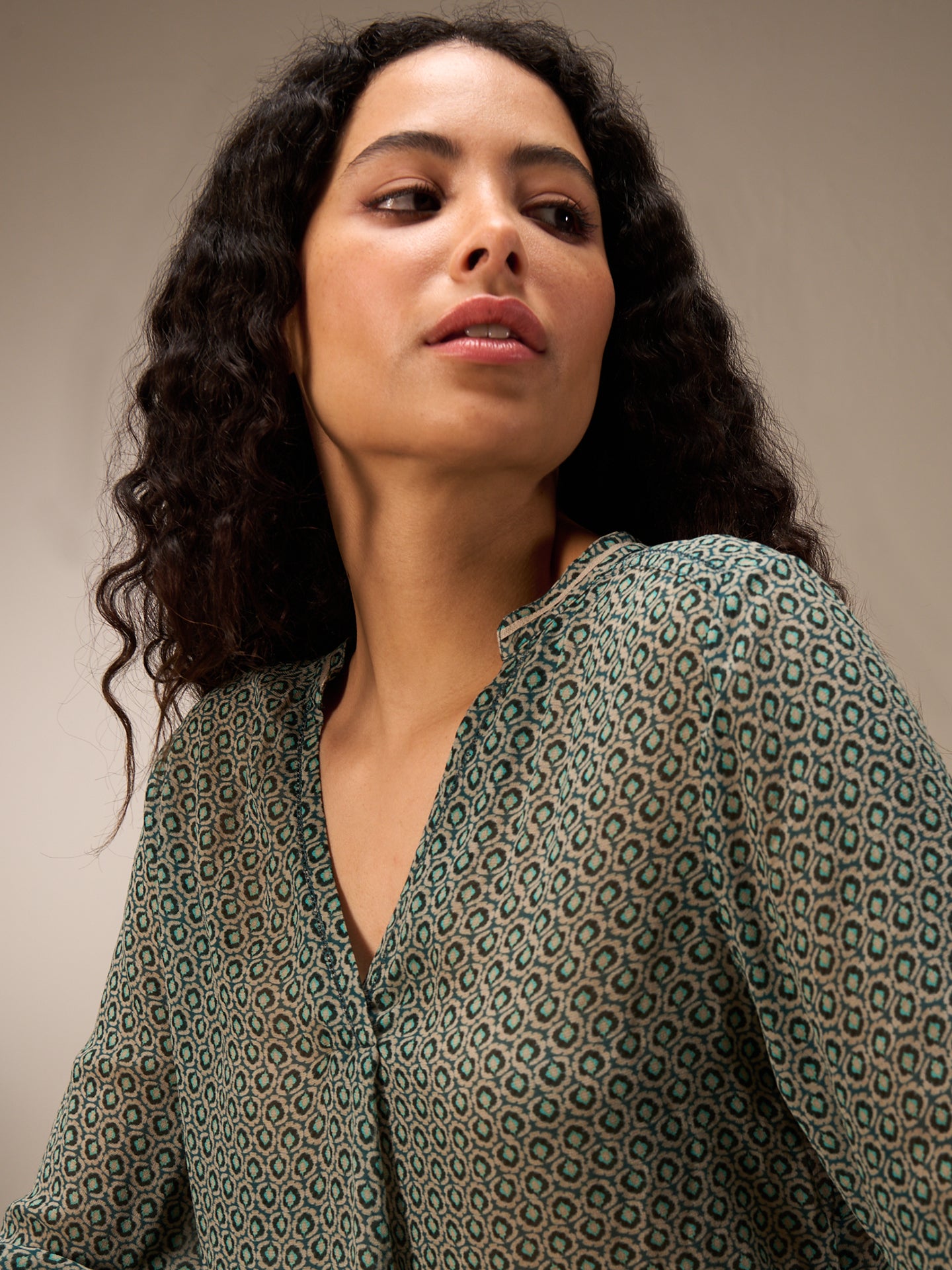 Bluse mit V-Ausschnitt