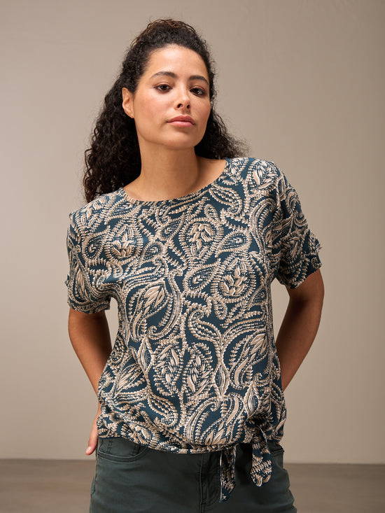 Bluse mit Knoten
